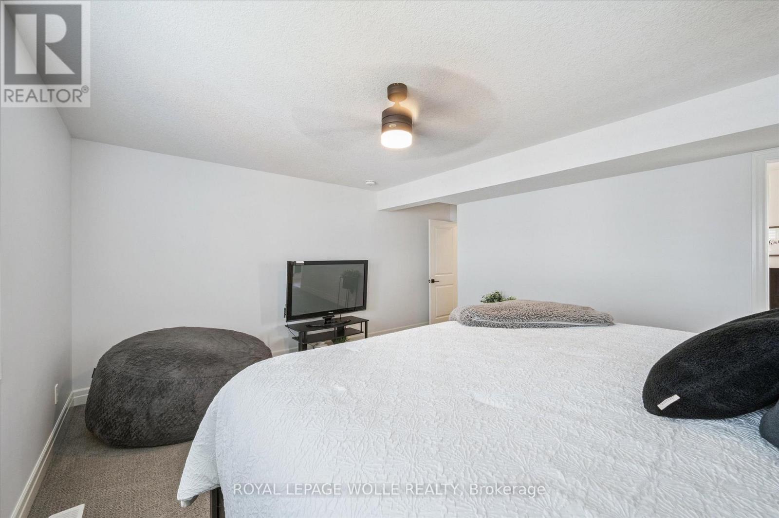 












164 WOODBERRY CRESCENT

,
Woolwich,




Ontario
N3B0E4


