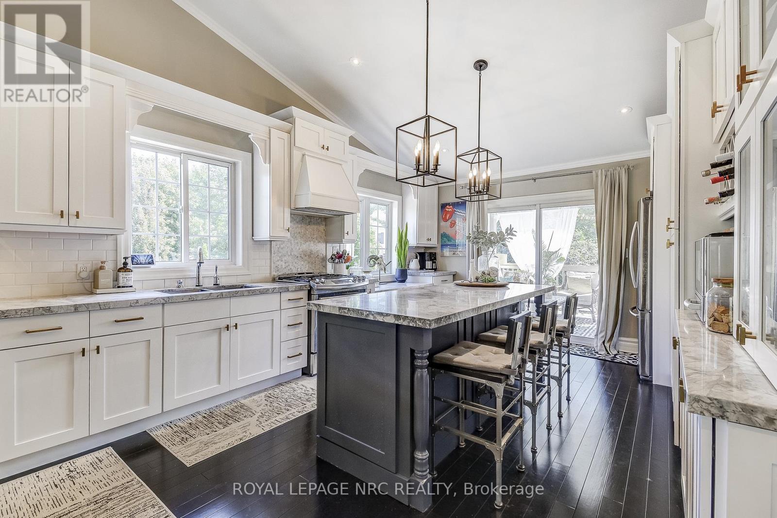 












764 GREEN STREET

,
Niagara-on-the-Lake (Town),




Ontario
L0S1J0

