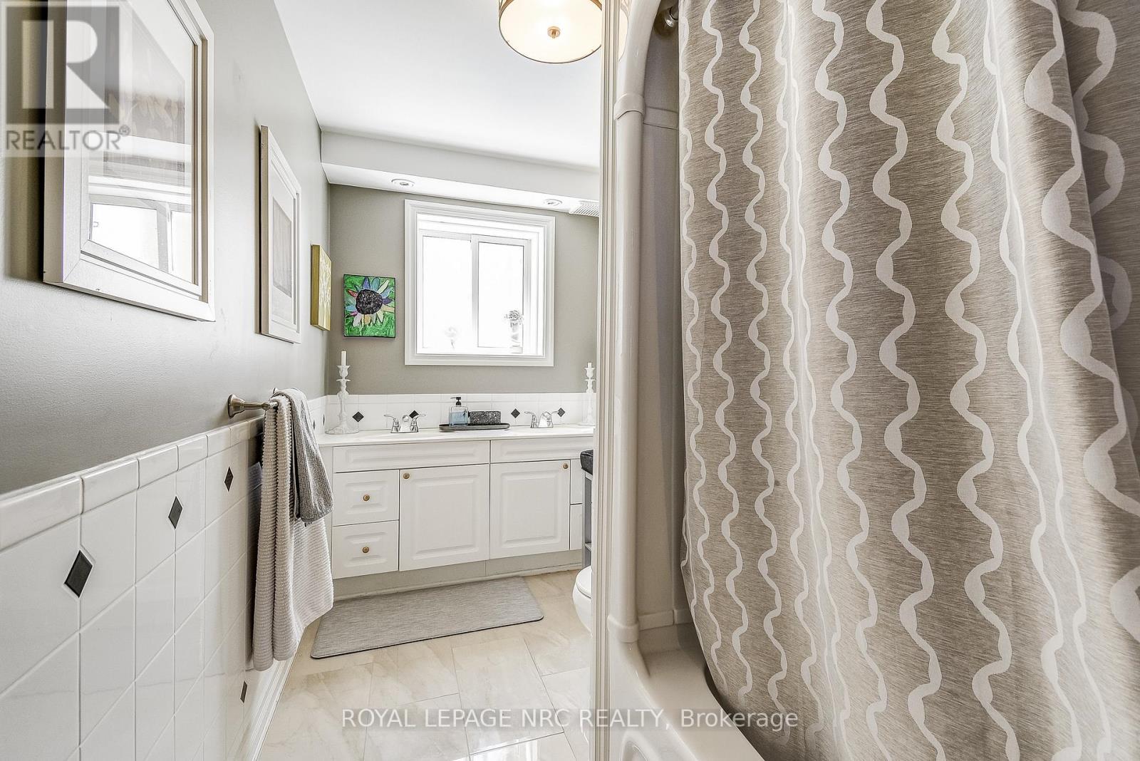 












764 GREEN STREET

,
Niagara-on-the-Lake (Town),




Ontario
L0S1J0

