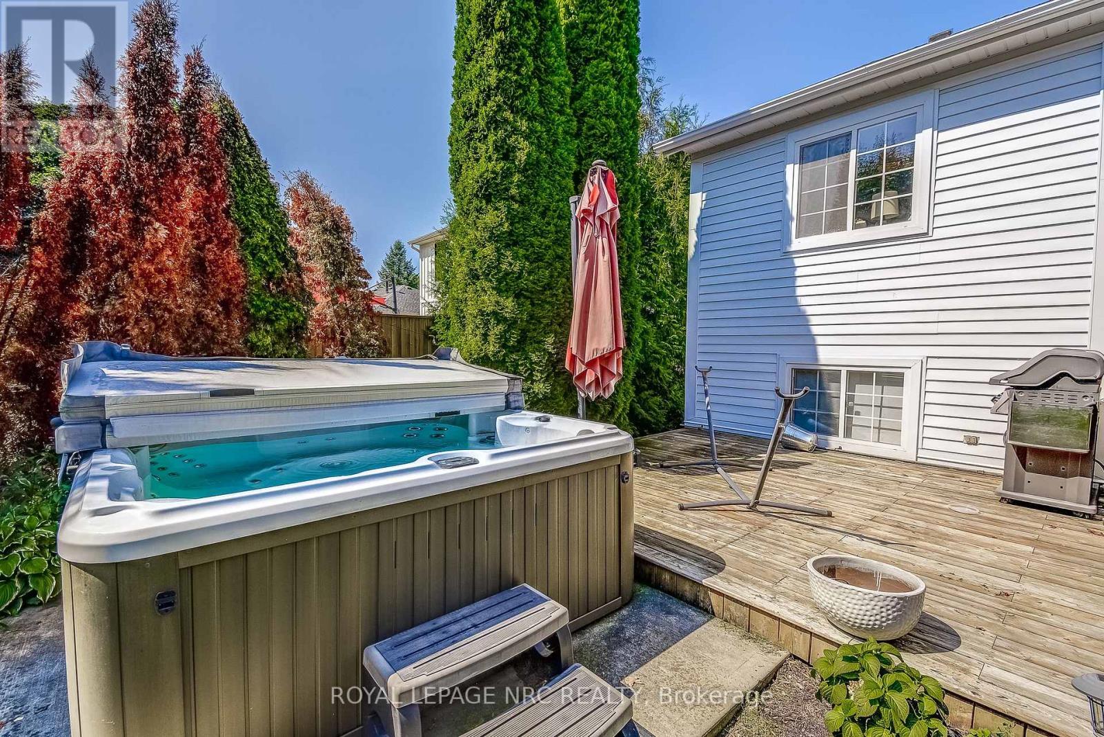 












764 GREEN STREET

,
Niagara-on-the-Lake (Town),




Ontario
L0S1J0

