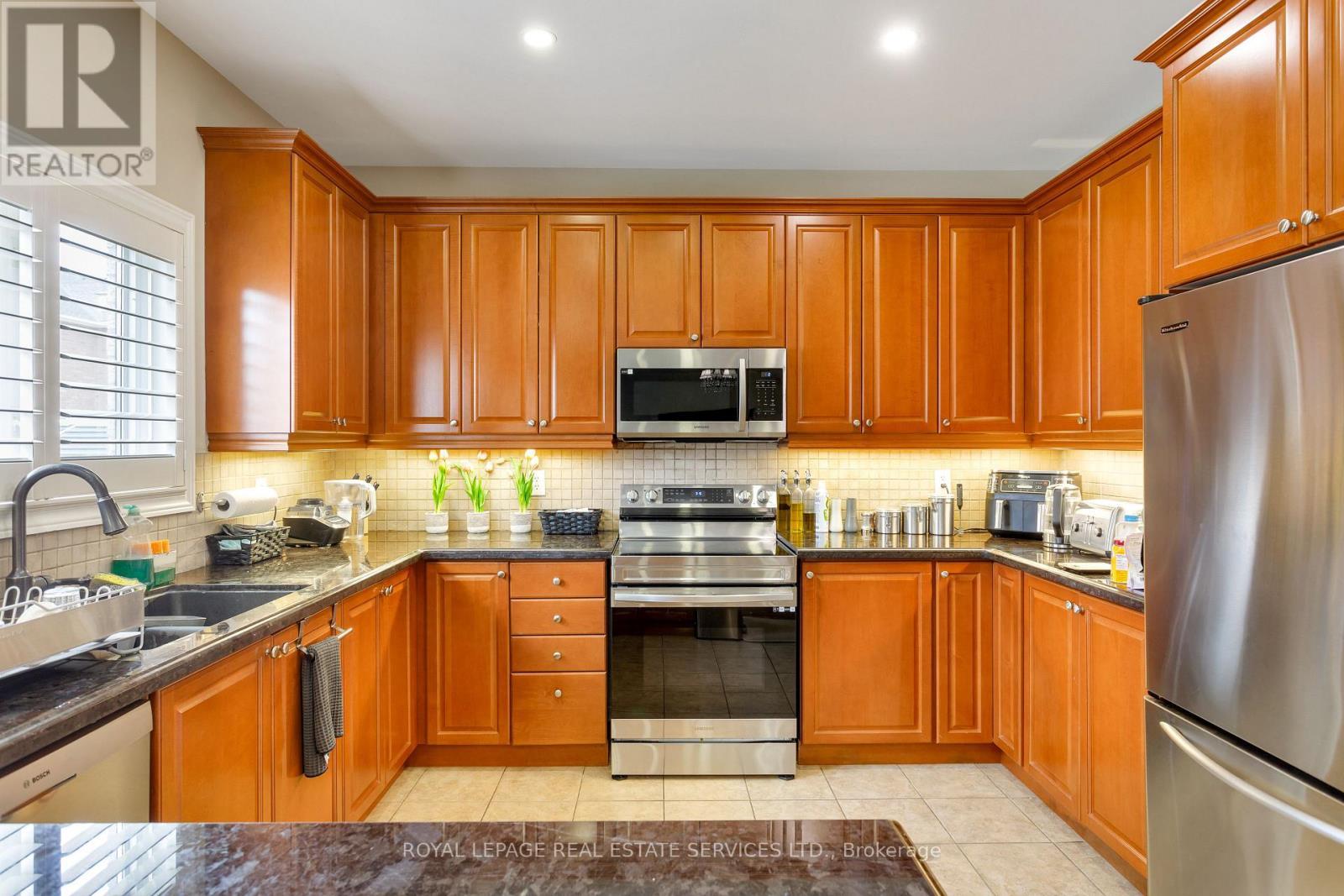 












3137 COUNTESS CRESCENT

,
Mississauga,




Ontario
L5M0E1

