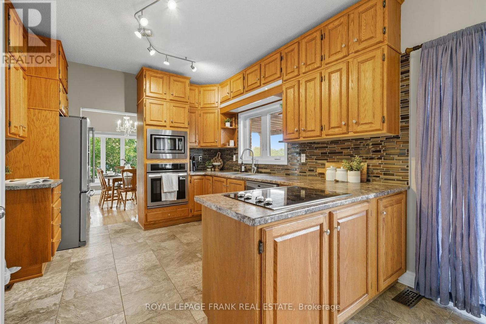 












234 ANGELINE STREET N

,
Kawartha Lakes (Lindsay),




Ontario
K9V5E9

