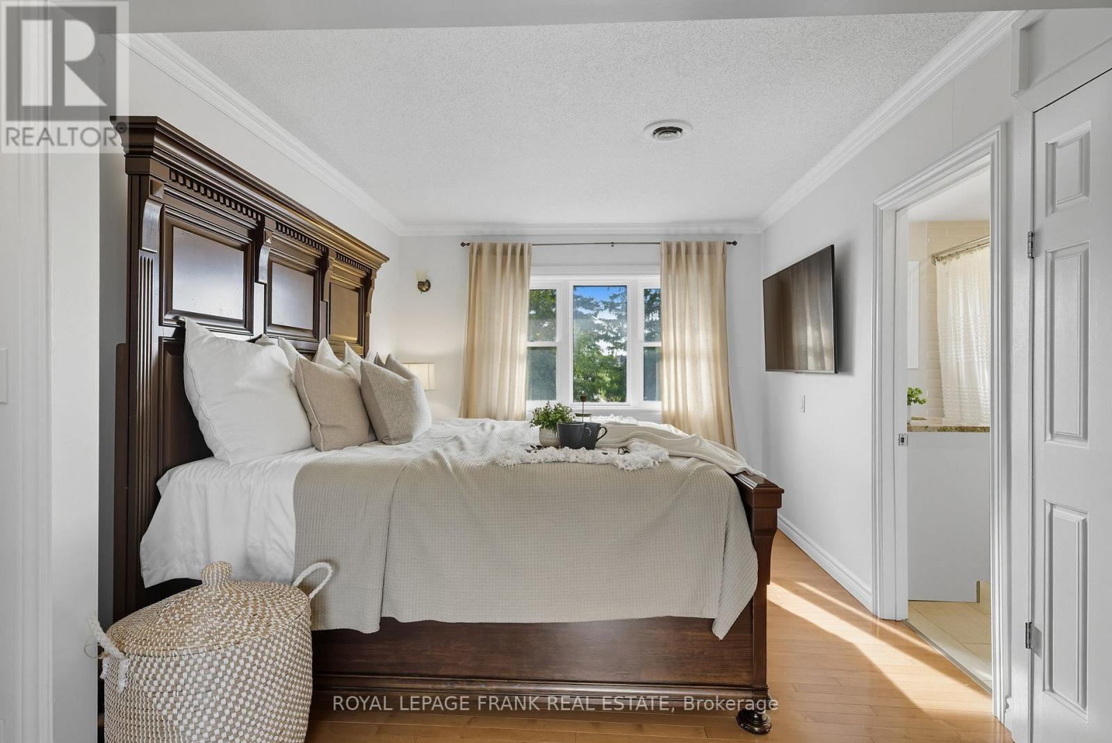 












234 ANGELINE STREET N

,
Kawartha Lakes (Lindsay),




Ontario
K9V5E9

