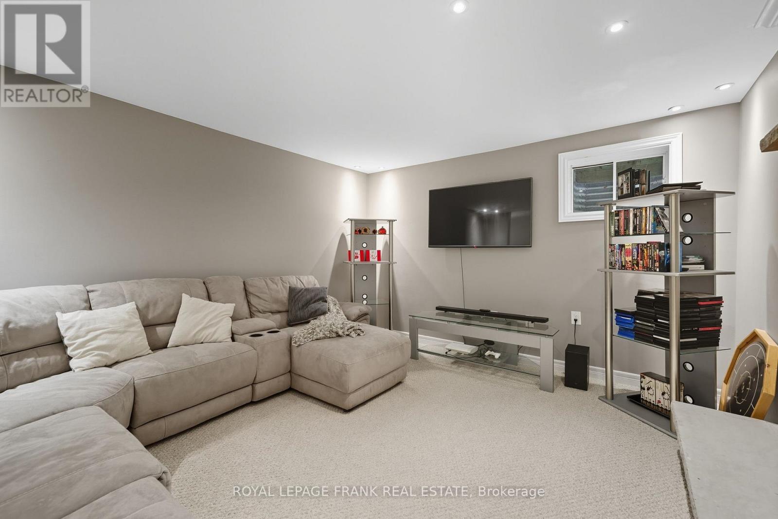 












234 ANGELINE STREET N

,
Kawartha Lakes (Lindsay),




Ontario
K9V5E9

