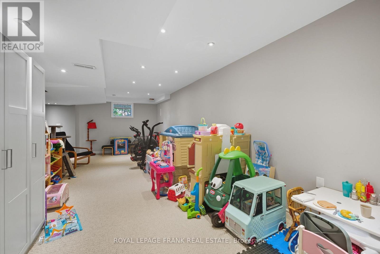 












234 ANGELINE STREET N

,
Kawartha Lakes (Lindsay),




Ontario
K9V5E9

