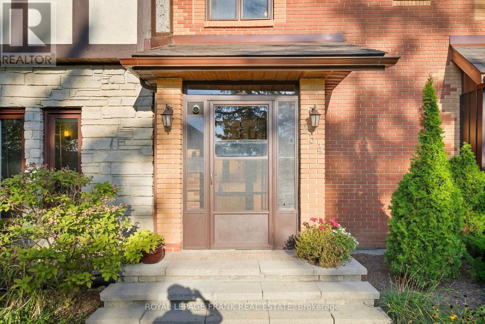 












234 ANGELINE STREET N

,
Kawartha Lakes (Lindsay),




Ontario
K9V5E9

