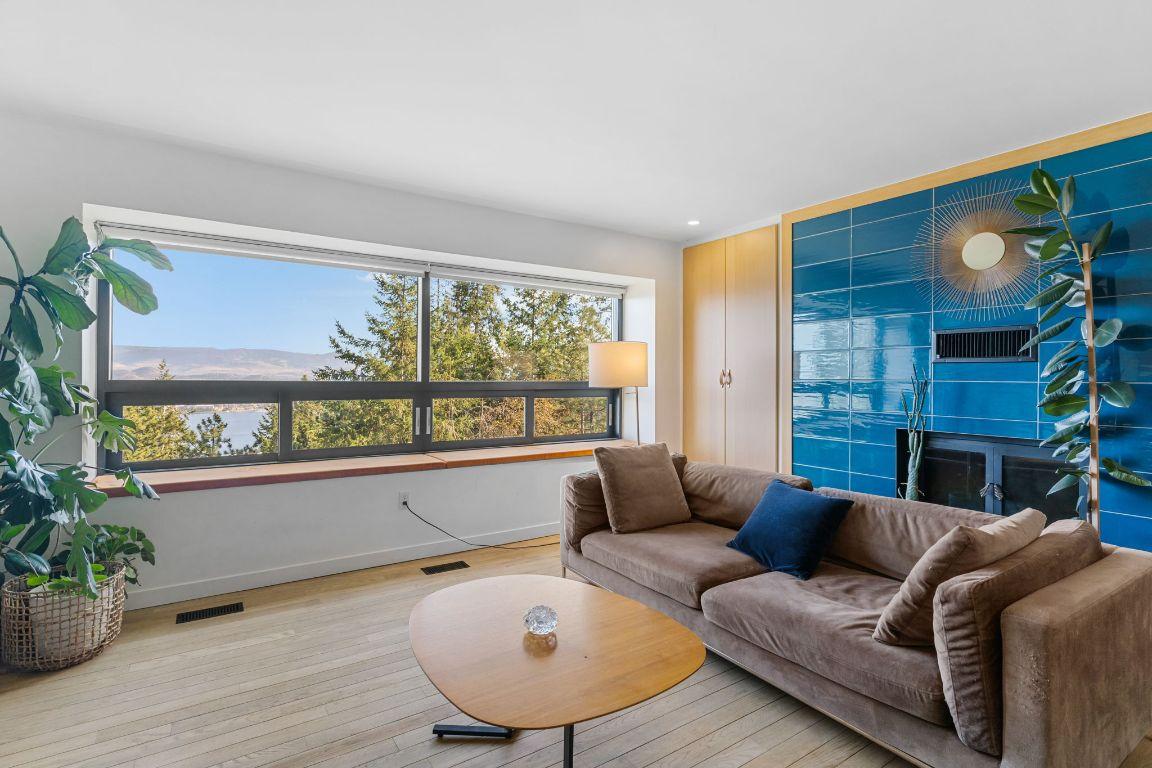 









1632


Griffiths

Place,
West Kelowna,




BC
V1Z 2T7

