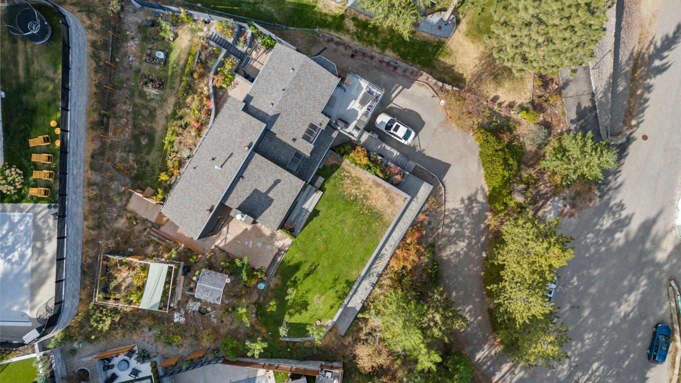 









1632


Griffiths

Place,
West Kelowna,




BC
V1Z 2T7

