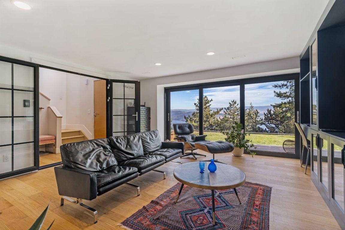 









1632


Griffiths

Place,
West Kelowna,




BC
V1Z 2T7

