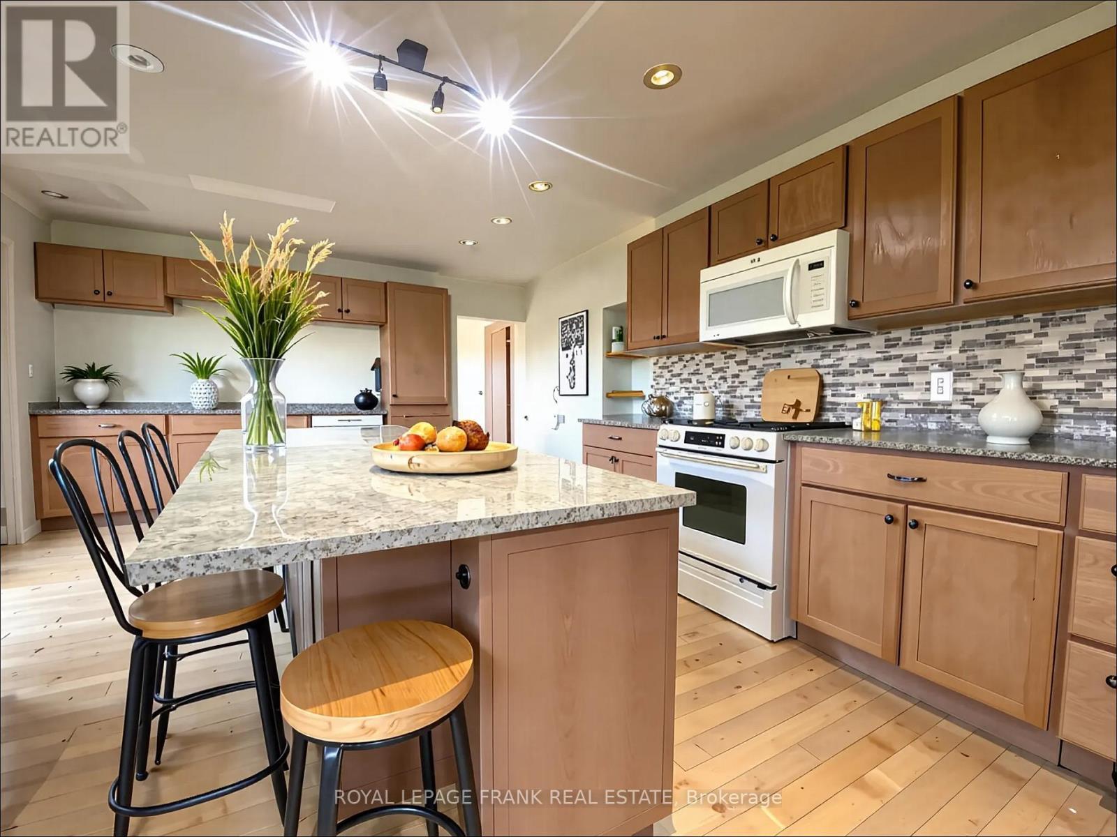 












2432B COUNTY RD 8 S

,
Trent Hills,




Ontario
K7R3K7

