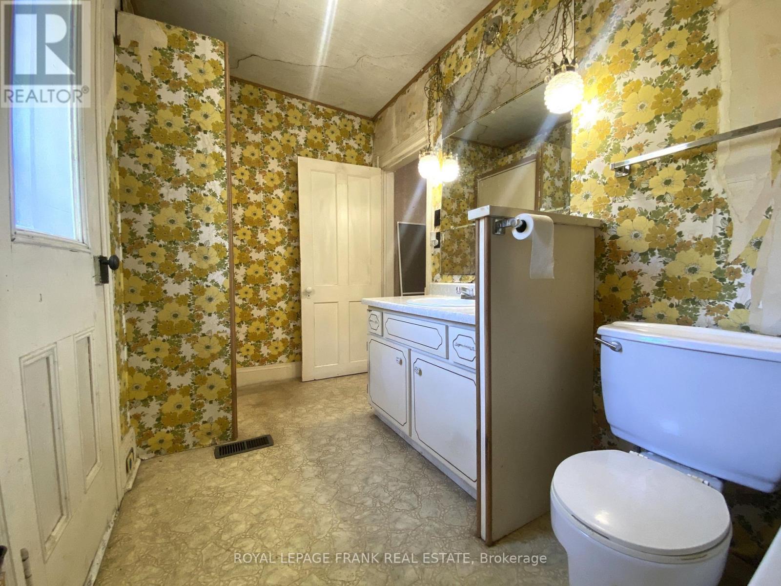 












2432B COUNTY RD 8 S

,
Trent Hills,




Ontario
K7R3K7

