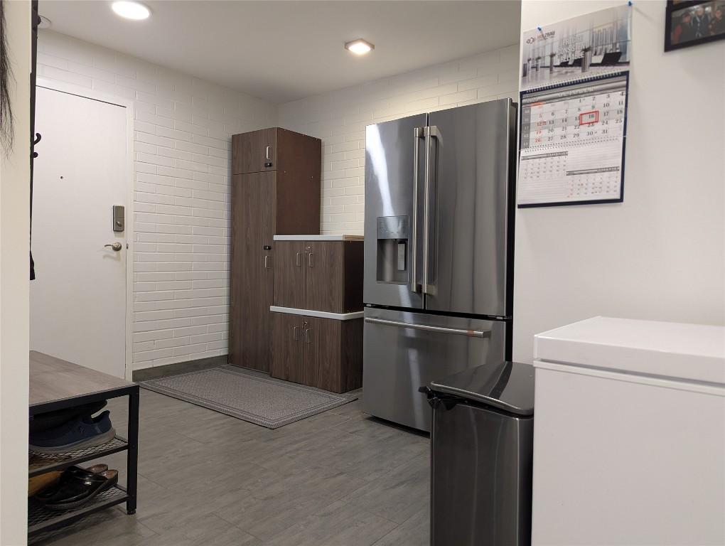 









1915


Pacific

Court, 401,
Kelowna,




BC
V1Y 8B3

