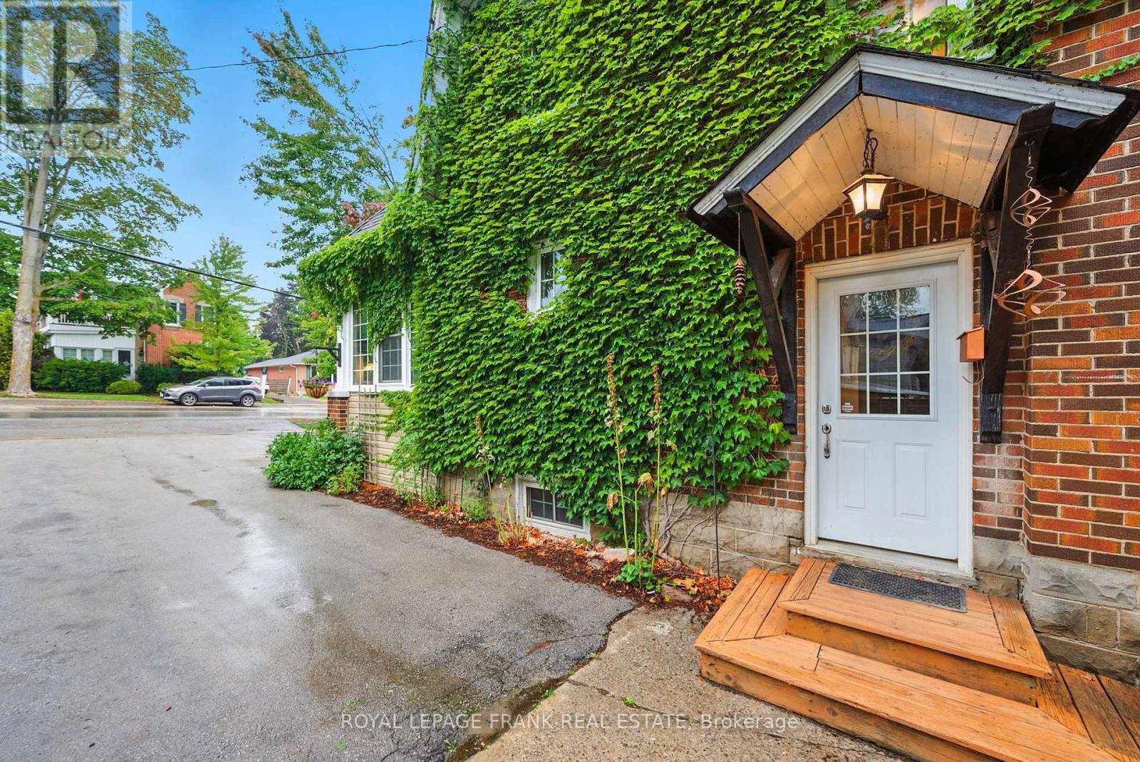 












402 ELDON ROAD

,
Kawartha Lakes (Little Britain),




Ontario
K0M2C0

