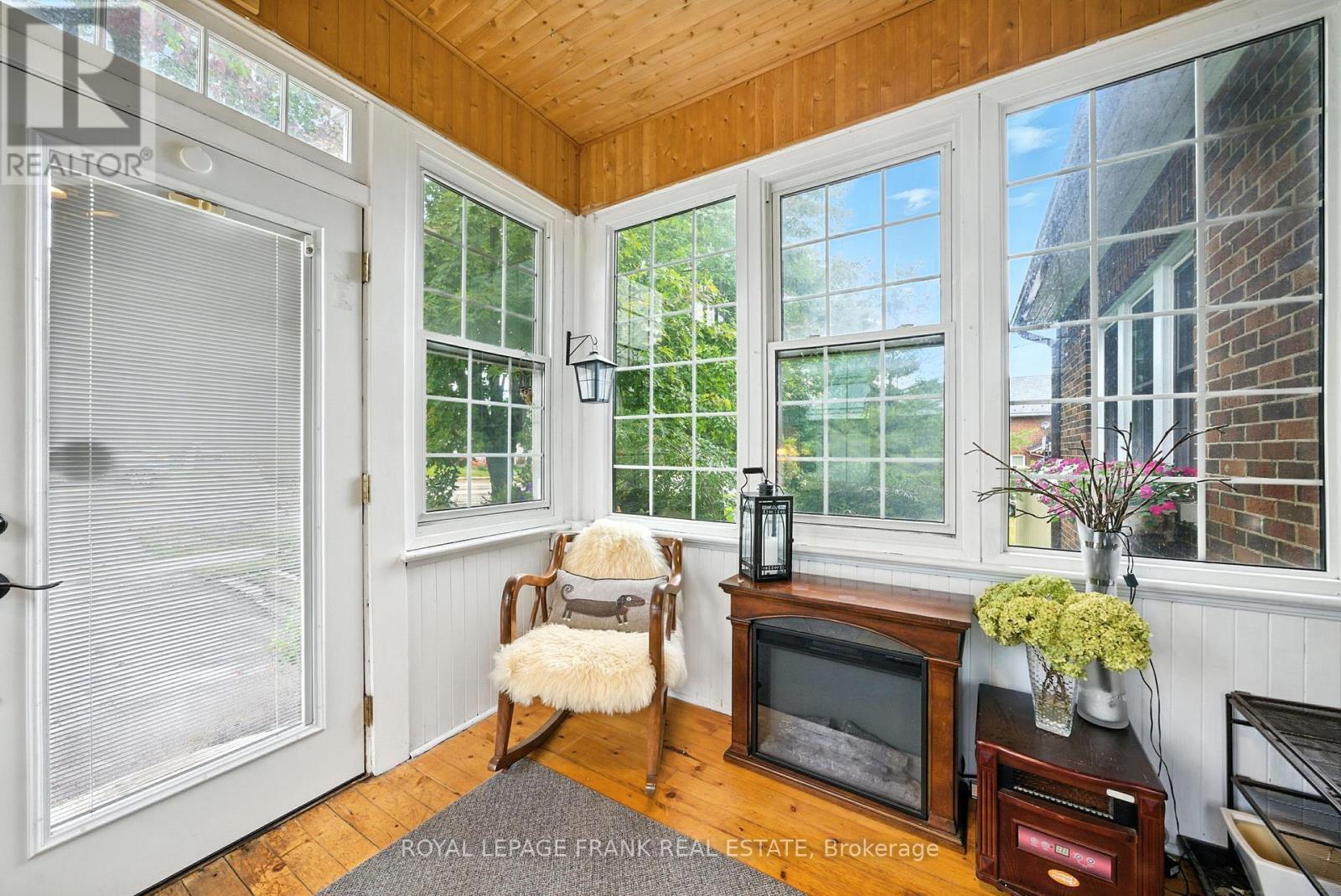 












402 ELDON ROAD

,
Kawartha Lakes (Little Britain),




Ontario
K0M2C0

