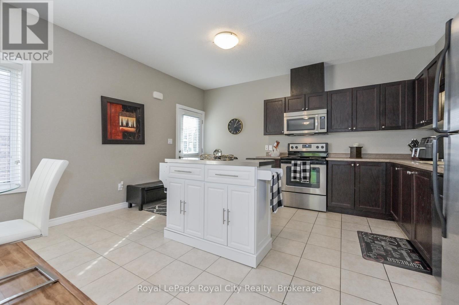 












145 KERTLAND STREET

,
Centre Wellington (Elora/Salem),




Ontario
N0B1S0

