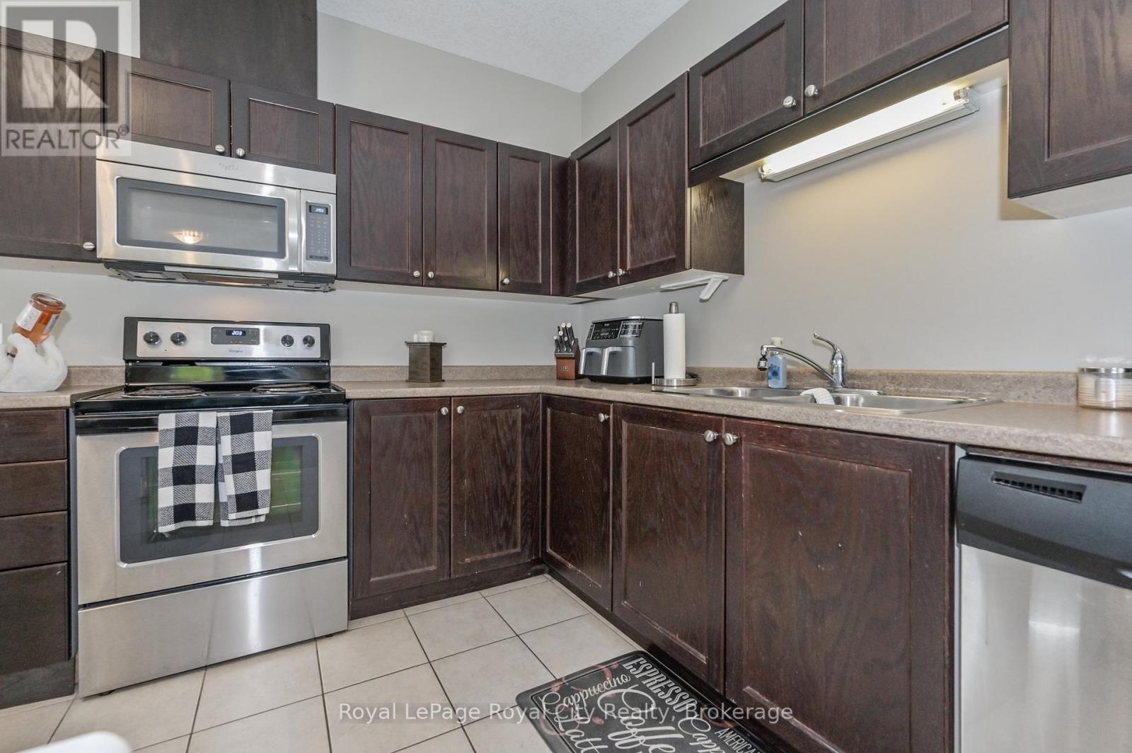 












145 KERTLAND STREET

,
Centre Wellington (Elora/Salem),




Ontario
N0B1S0

