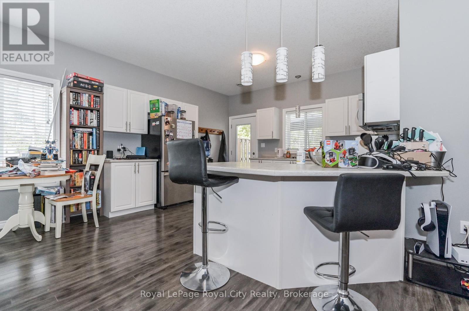 












145 KERTLAND STREET

,
Centre Wellington (Elora/Salem),




Ontario
N0B1S0

