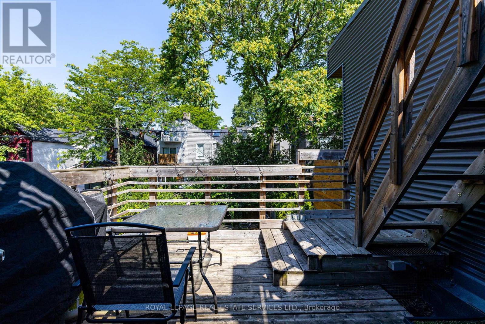 












10 FOLLIS AVENUE

,
Toronto,




Ontario
M6G1S3

