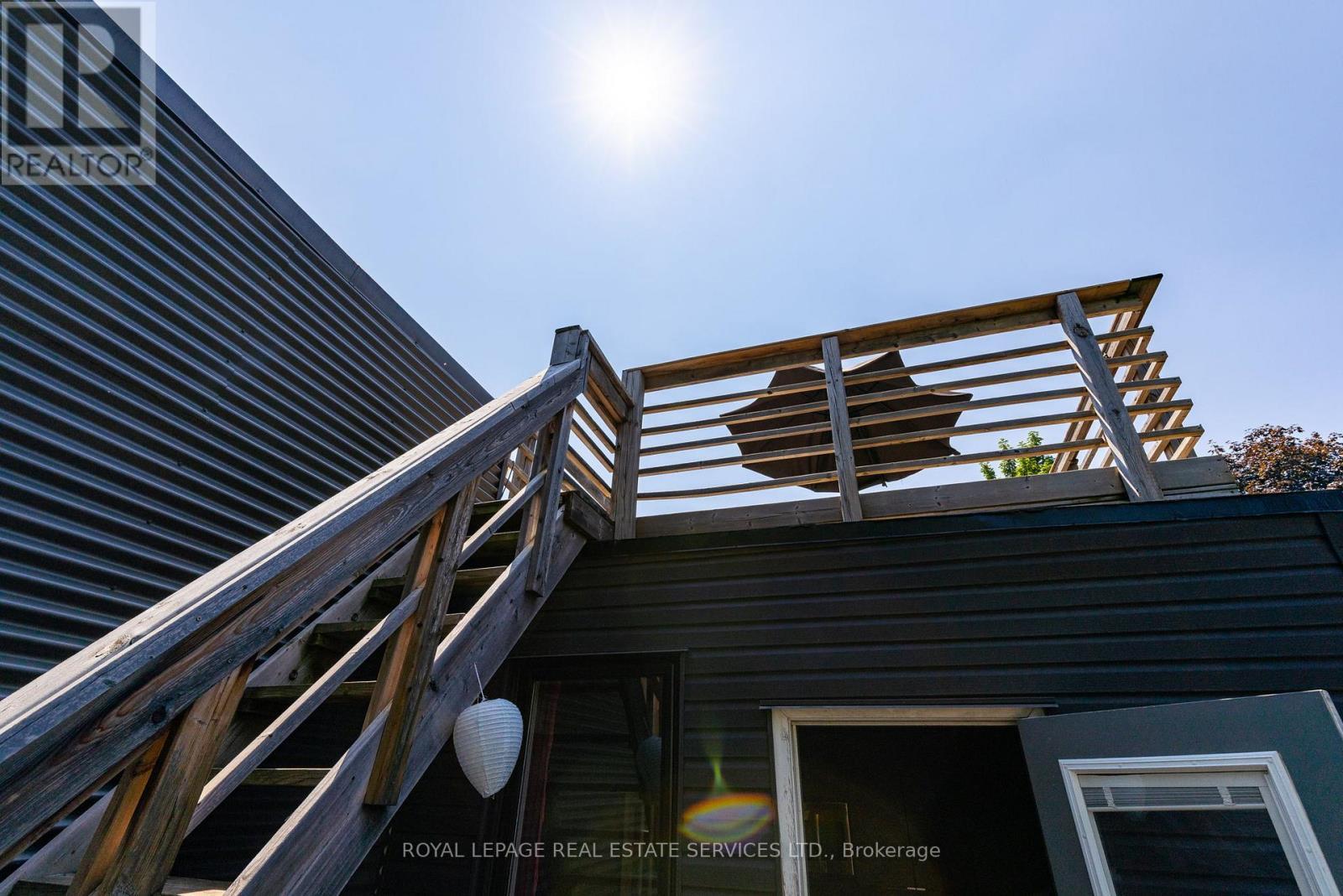 












10 FOLLIS AVENUE

,
Toronto,




Ontario
M6G1S3


