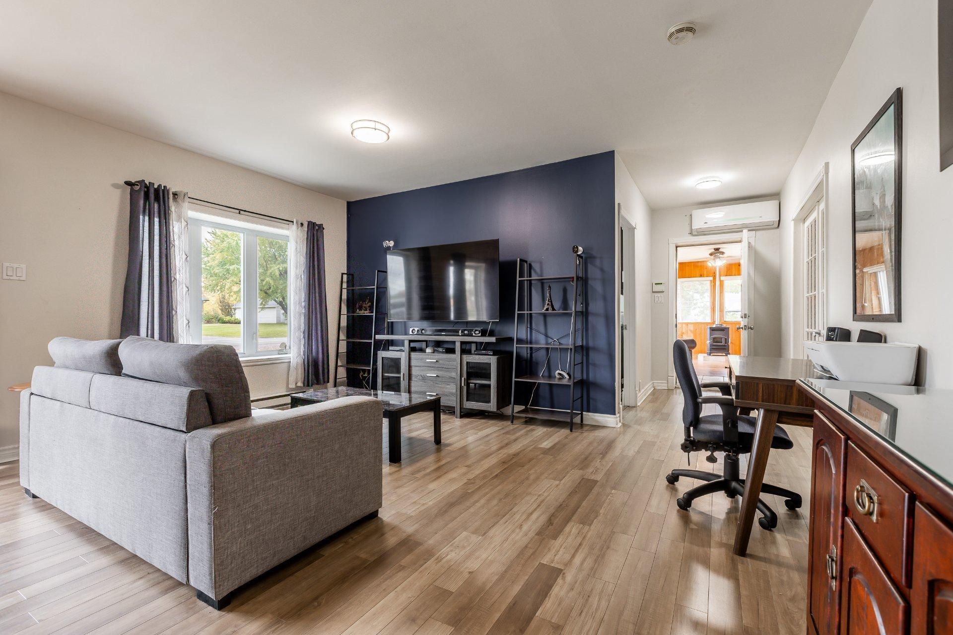 









411


Rue Principale

,
La Visitation-de-l'Île-Dupas,




QC
J0K2P0

