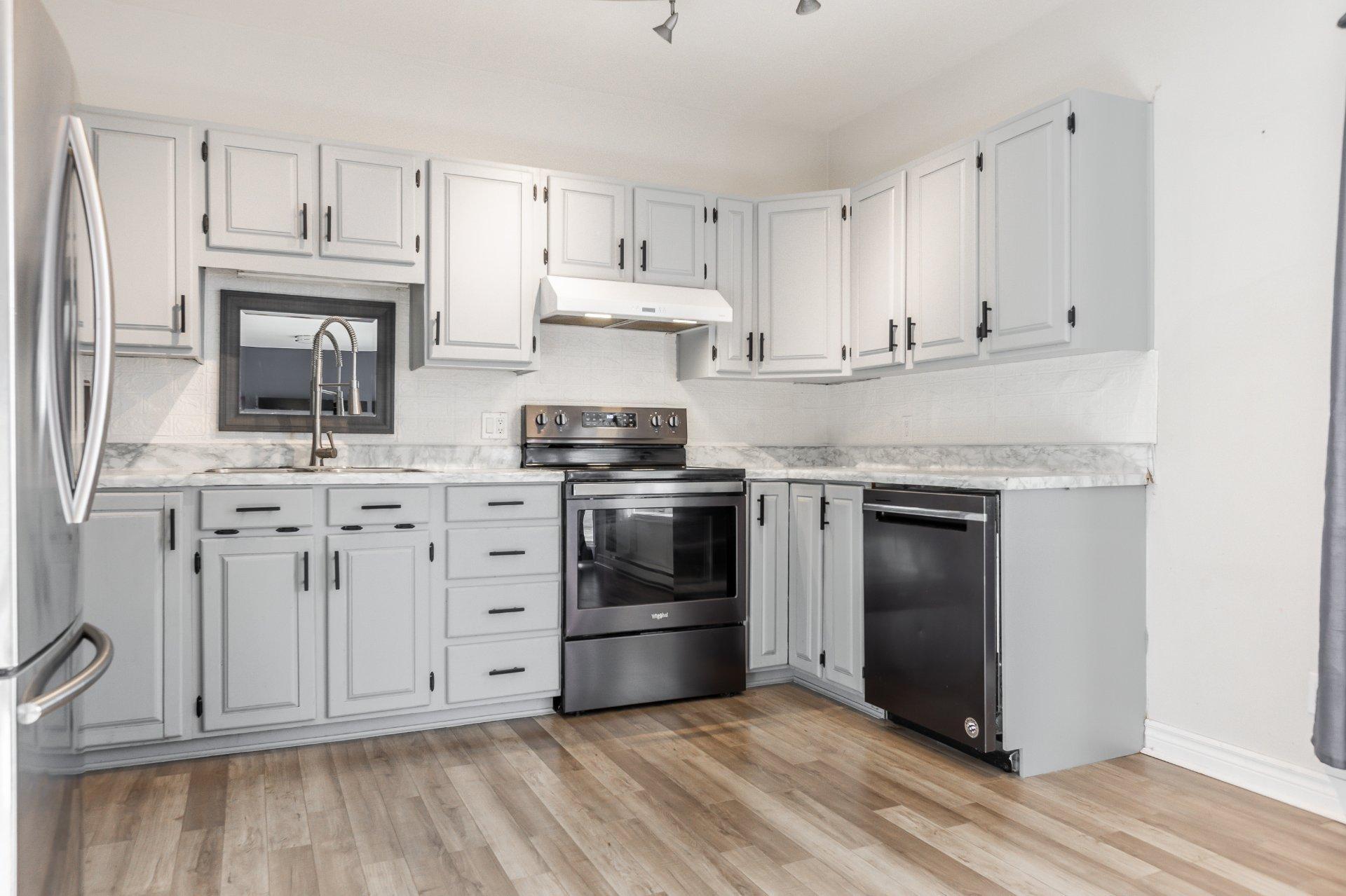 









411


Rue Principale

,
La Visitation-de-l'Île-Dupas,




QC
J0K2P0

