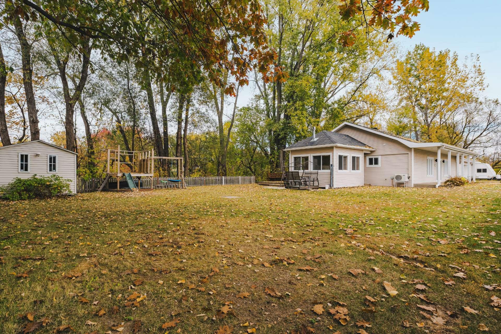 









411


Rue Principale

,
La Visitation-de-l'Île-Dupas,




QC
J0K2P0

