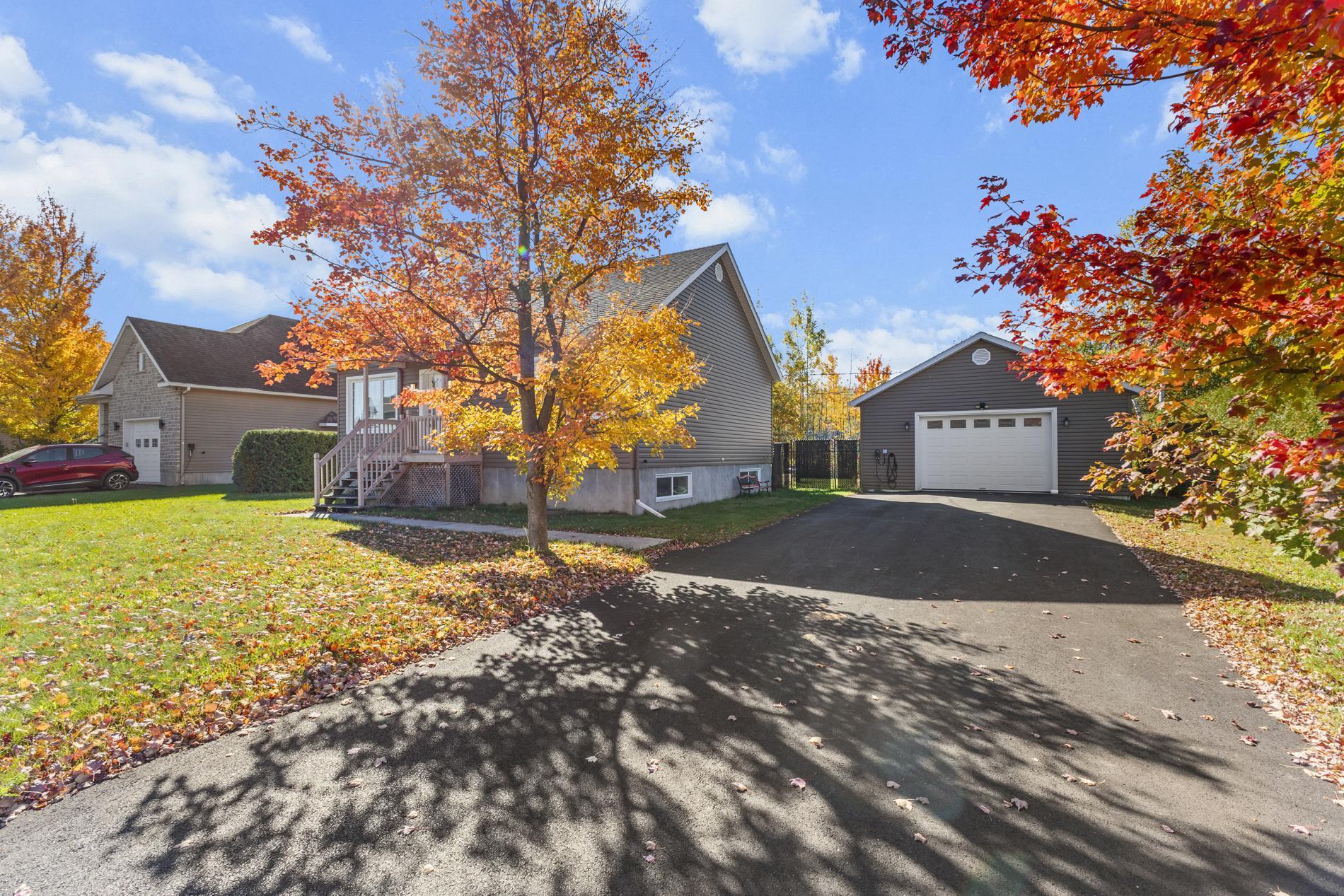 









128


Rue Arbour

,
Farnham,




QC
J2N0C8

