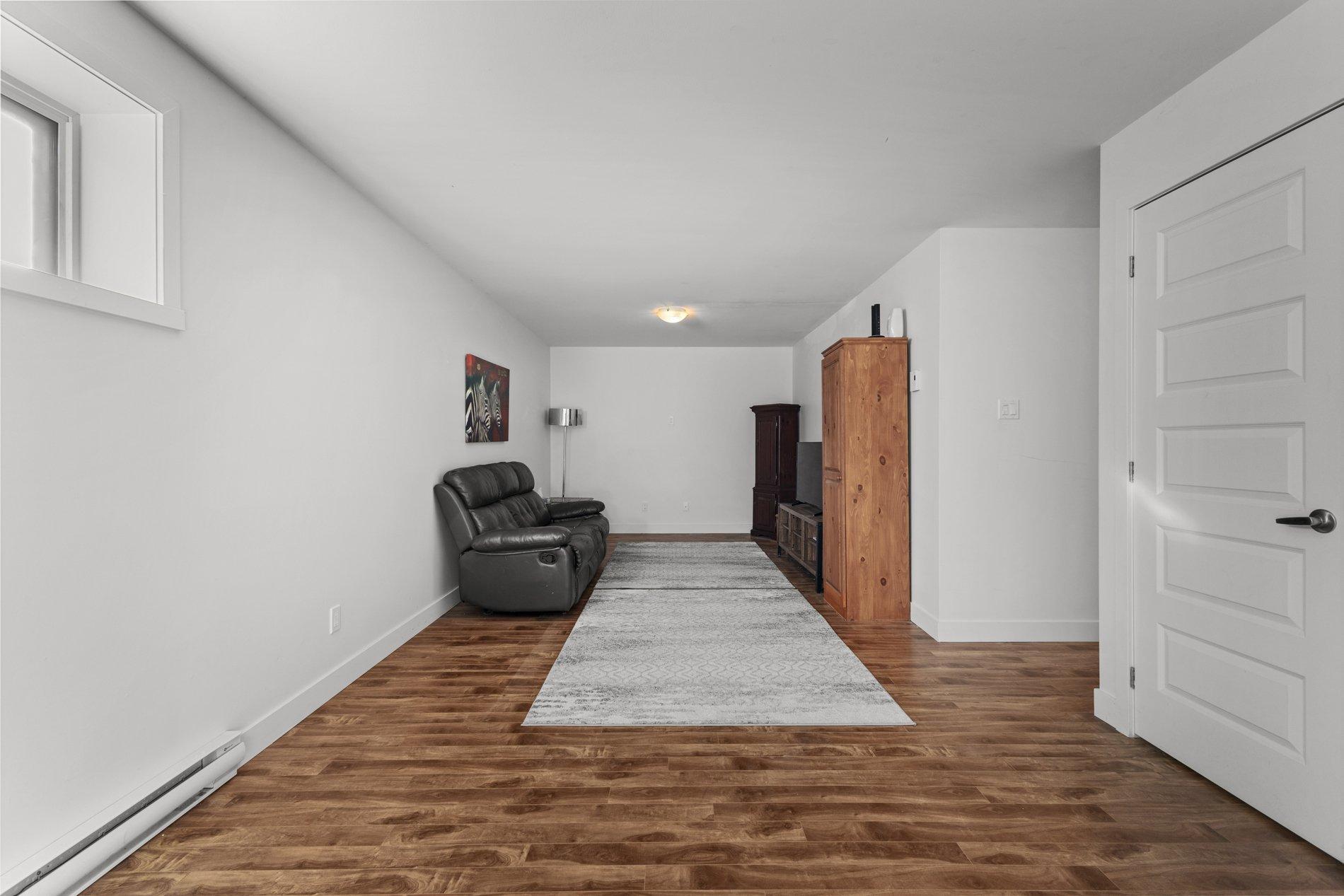 









128


Rue Arbour

,
Farnham,




QC
J2N0C8

