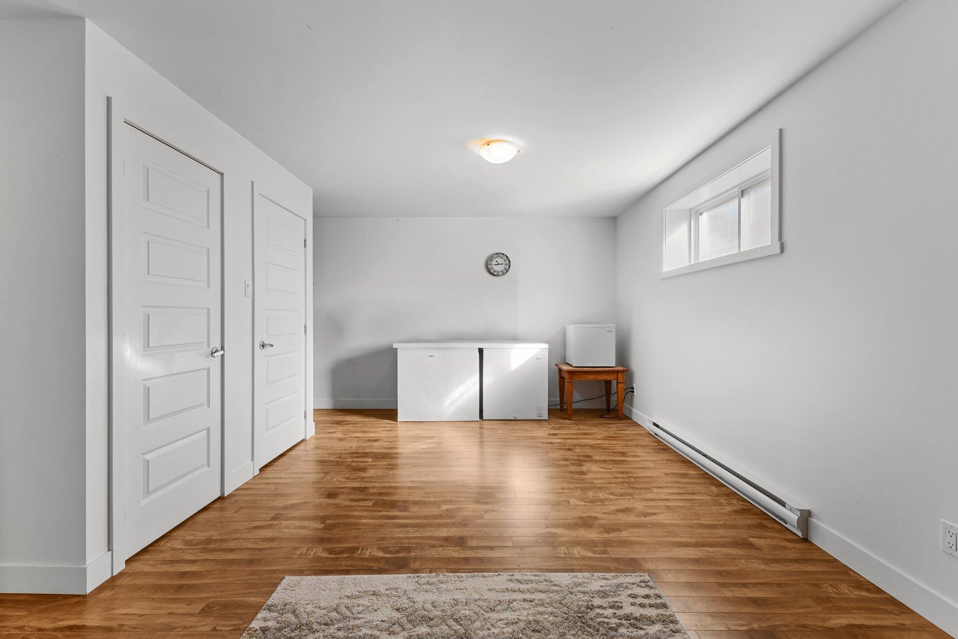 









128


Rue Arbour

,
Farnham,




QC
J2N0C8

