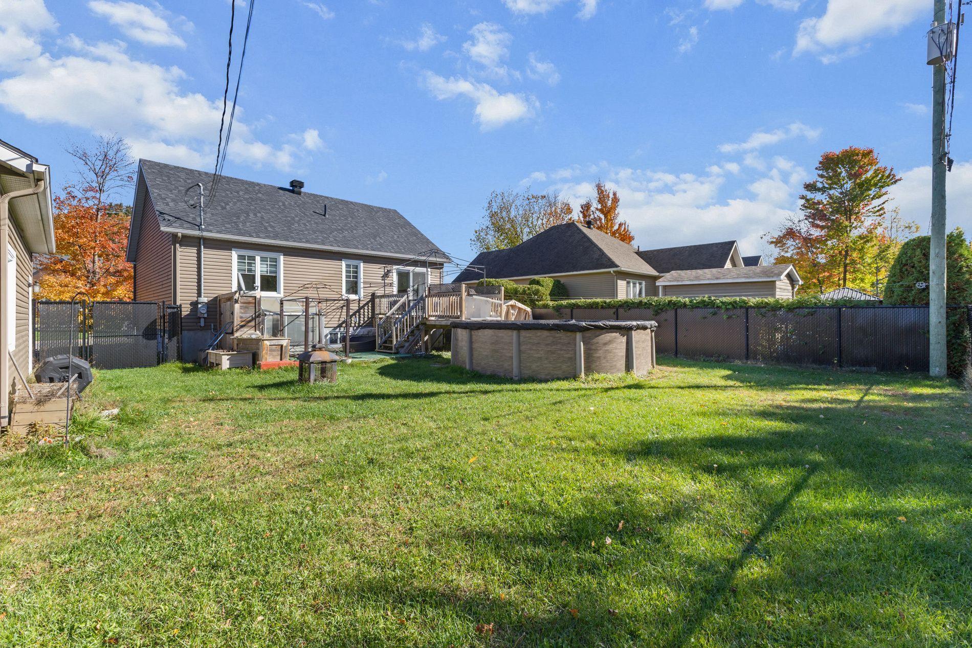 









128


Rue Arbour

,
Farnham,




QC
J2N0C8

