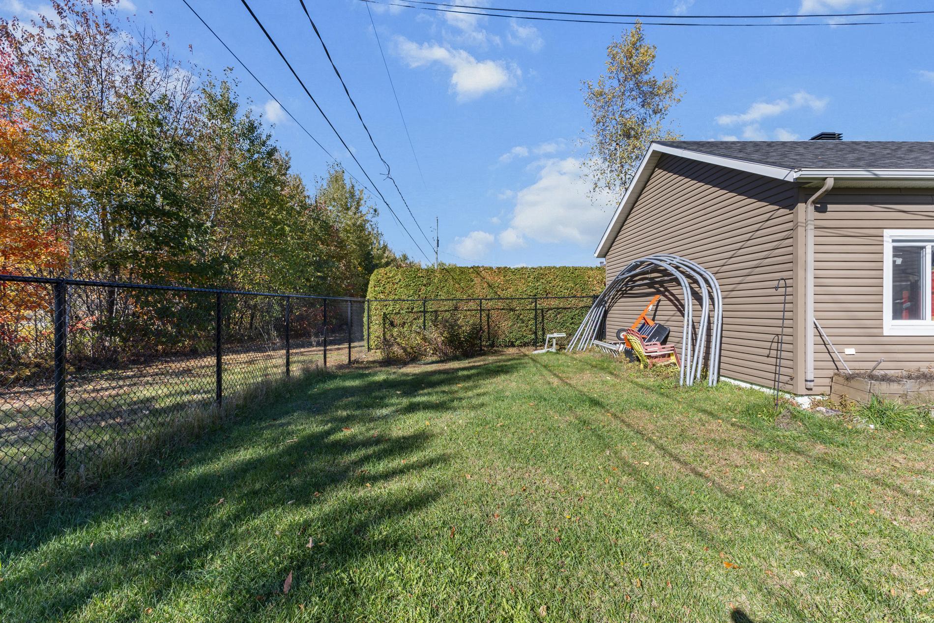 









128


Rue Arbour

,
Farnham,




QC
J2N0C8

