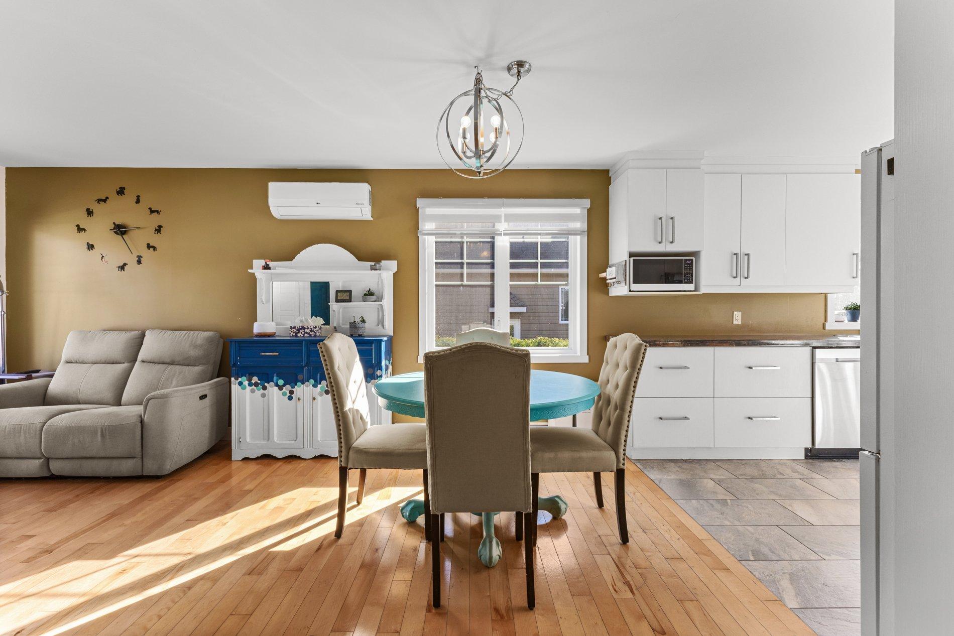 









128


Rue Arbour

,
Farnham,




QC
J2N0C8


