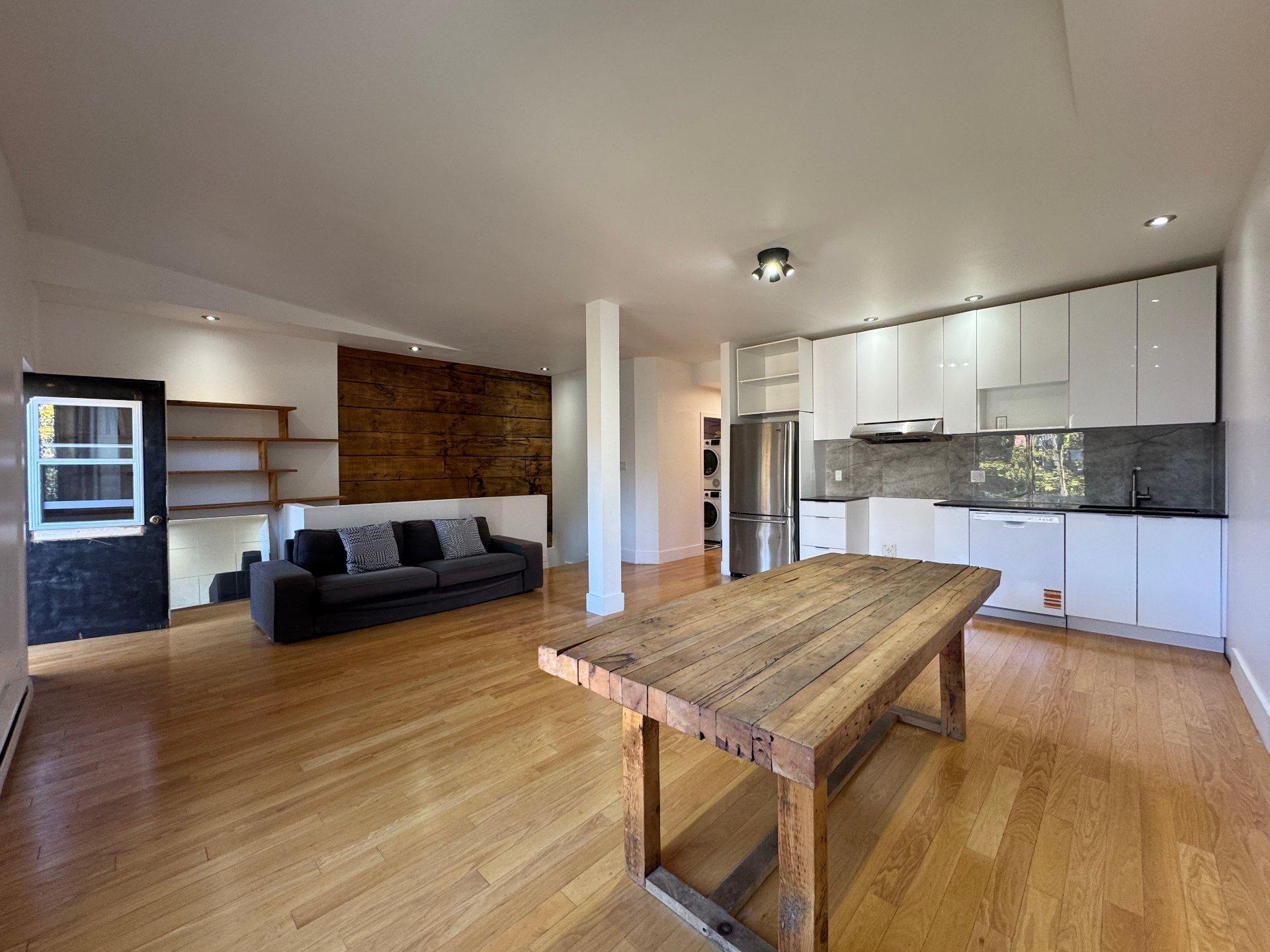 









4526


Rue Chambord

,
Montréal (Le Plateau-Mont-Royal),




QC
H2J3M7

