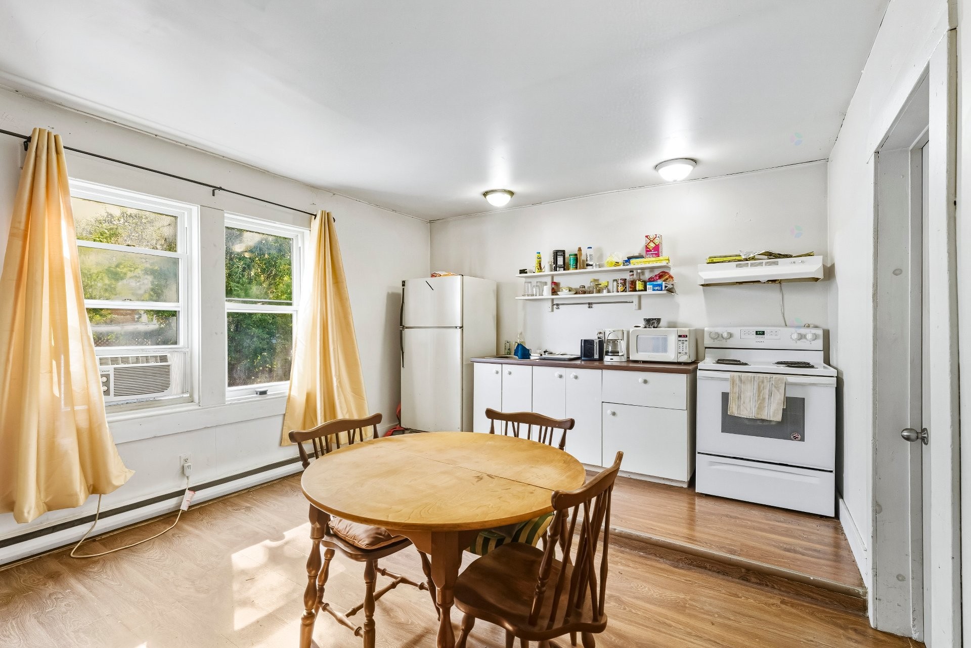 









308

 - 310


Rue des Tisserands

,
Magog,




QC
J1X1T3

