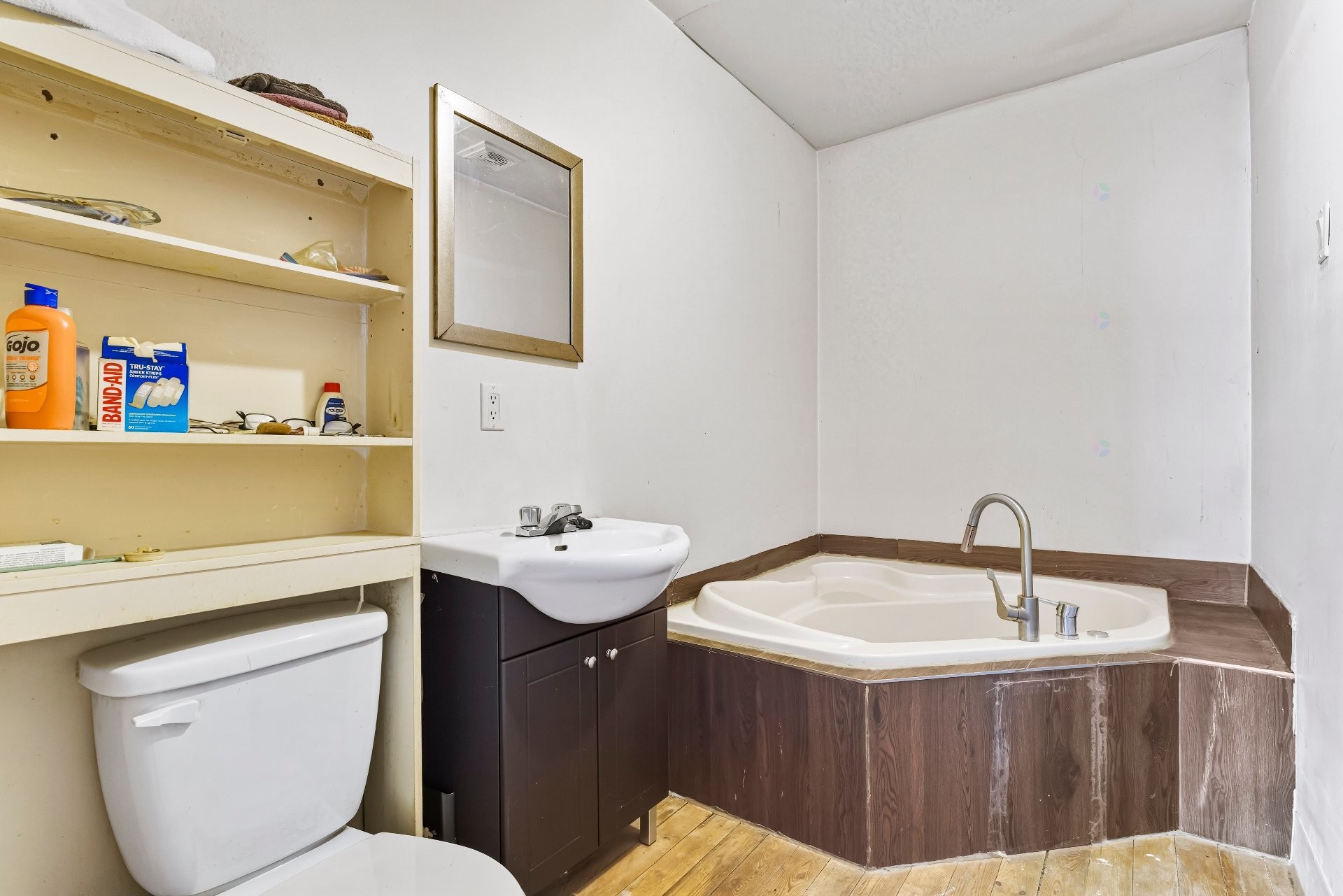 









308

 - 310


Rue des Tisserands

,
Magog,




QC
J1X1T3

