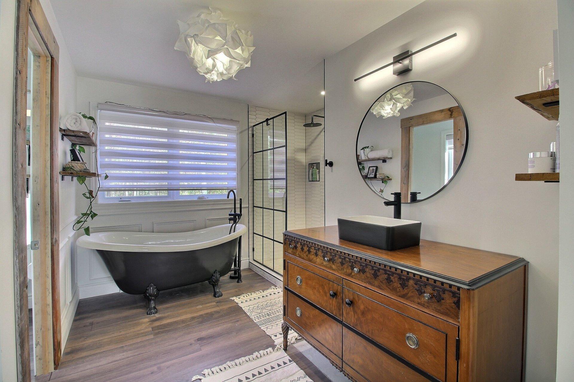 









91


Rue Meunier

,
Eastman,




QC
J0E1P0

