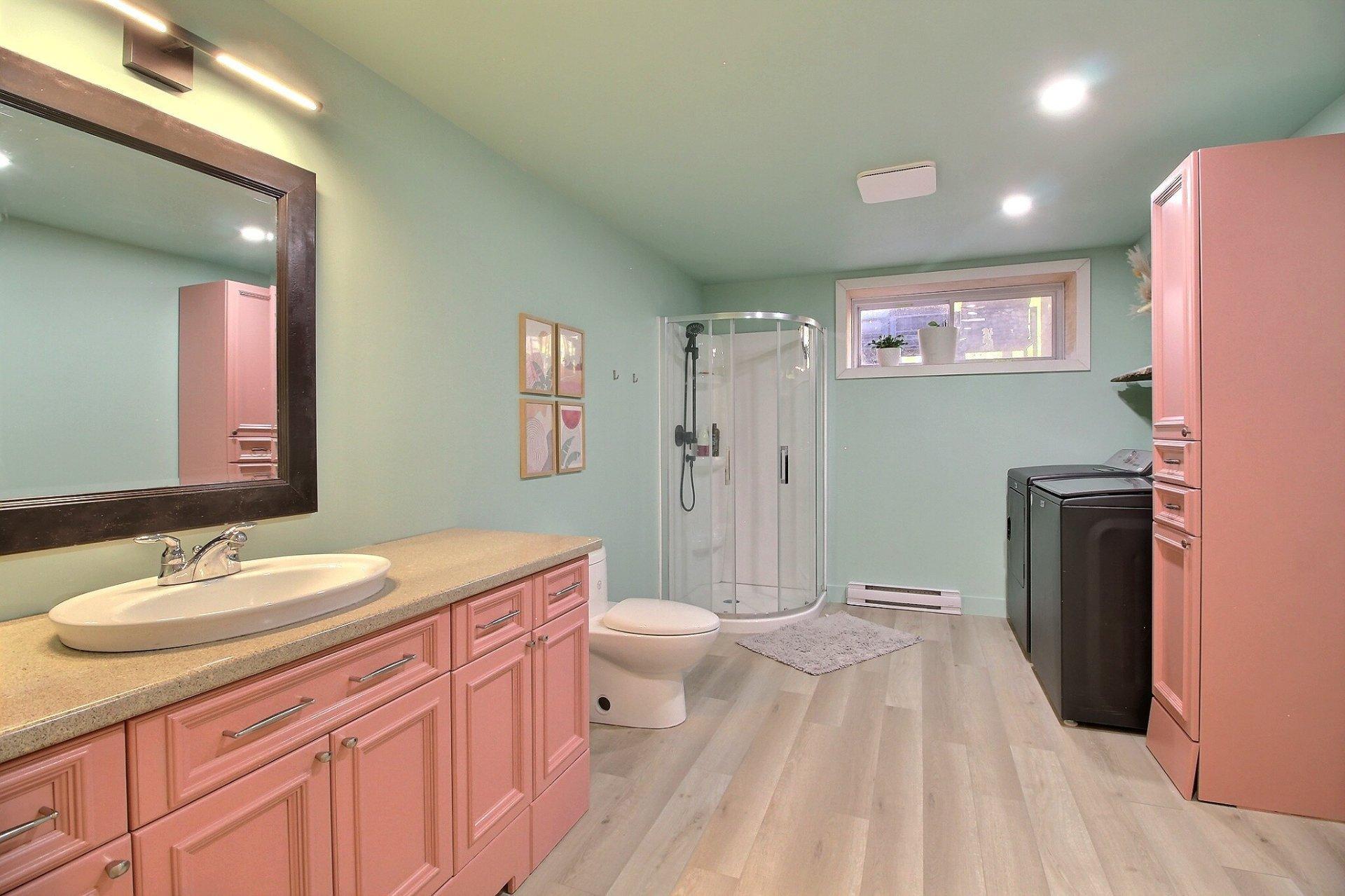 









91


Rue Meunier

,
Eastman,




QC
J0E1P0

