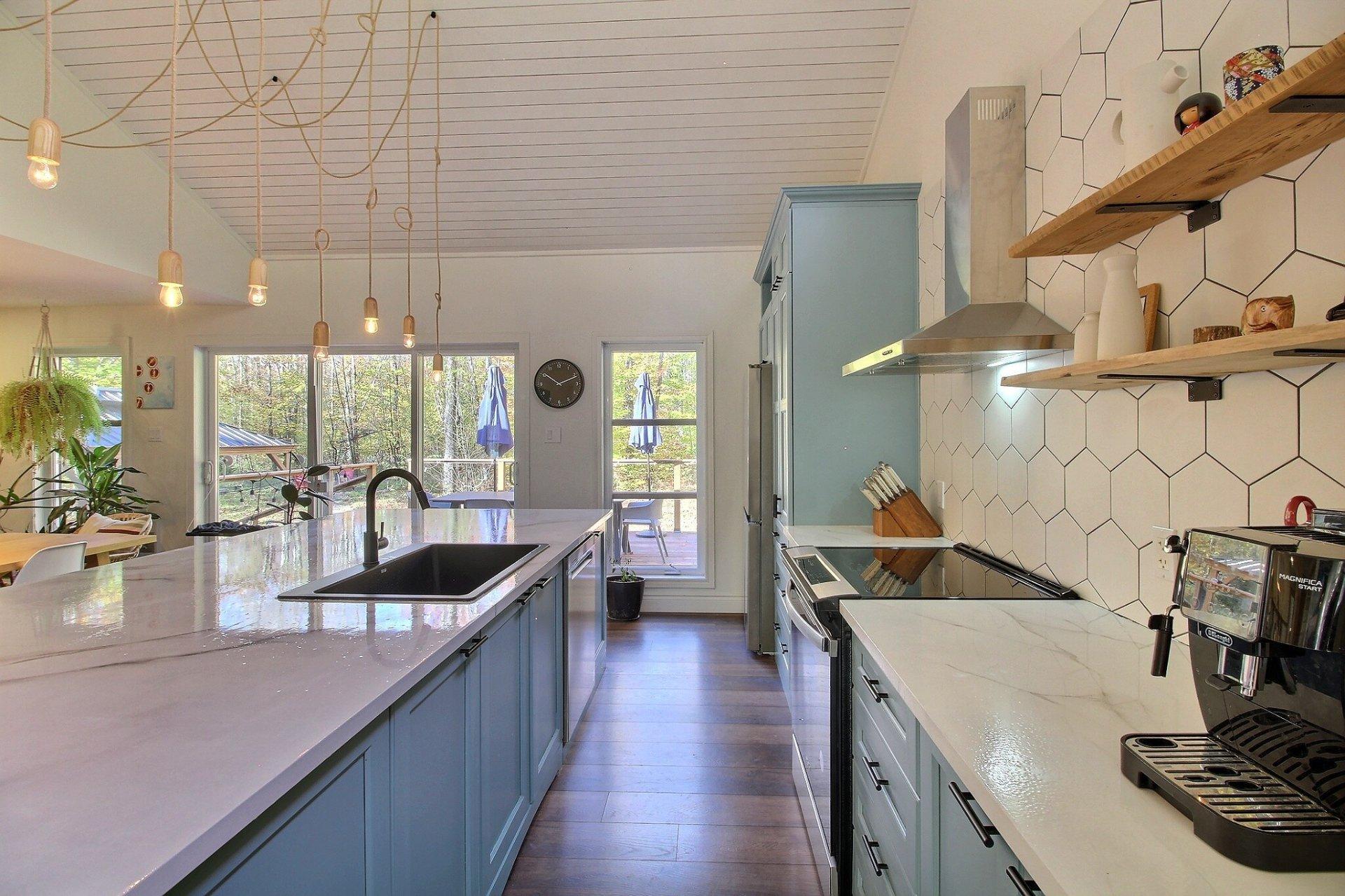 









91


Rue Meunier

,
Eastman,




QC
J0E1P0

