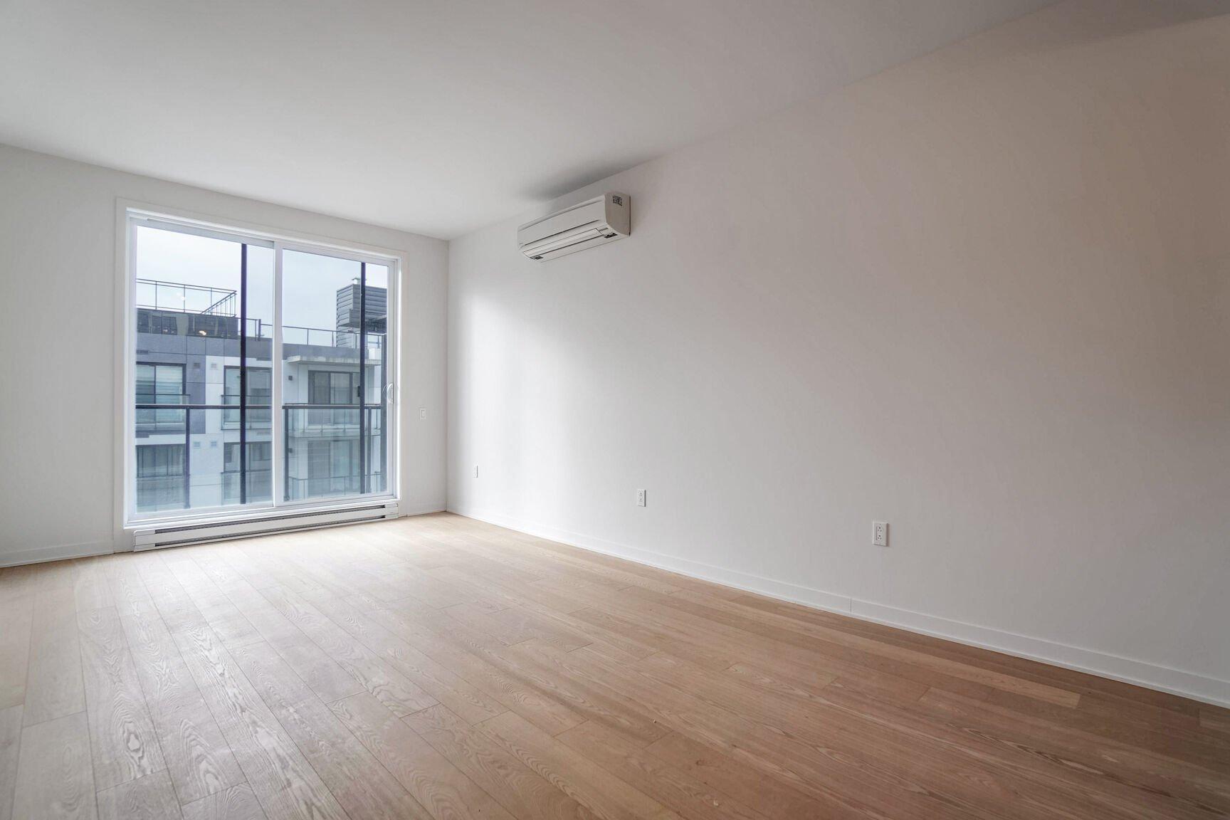 









1485


Rue des Bassins

, 824,
Montréal (Le Sud-Ouest),




QC
H3C1B7

