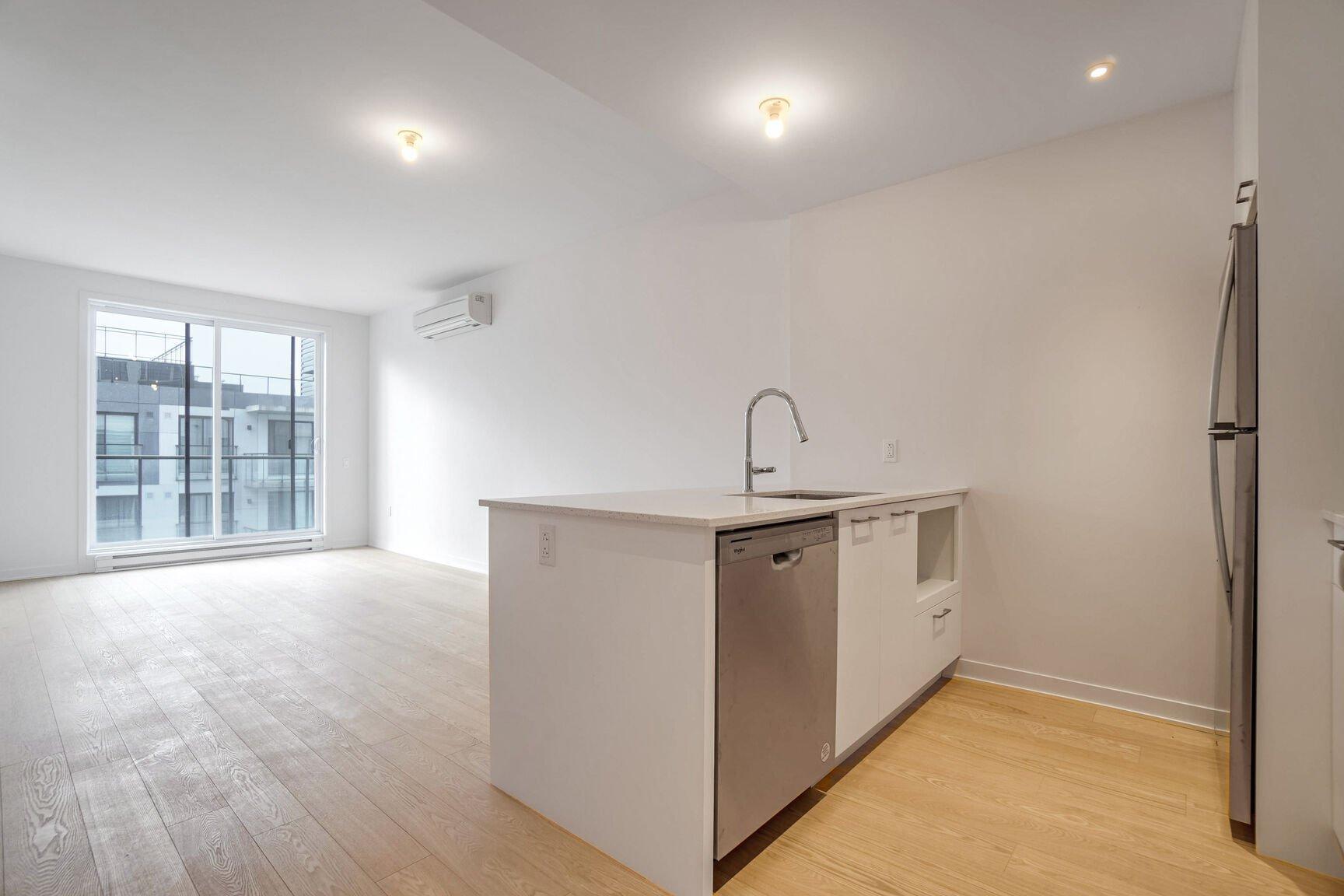 









1485


Rue des Bassins

, 824,
Montréal (Le Sud-Ouest),




QC
H3C1B7

