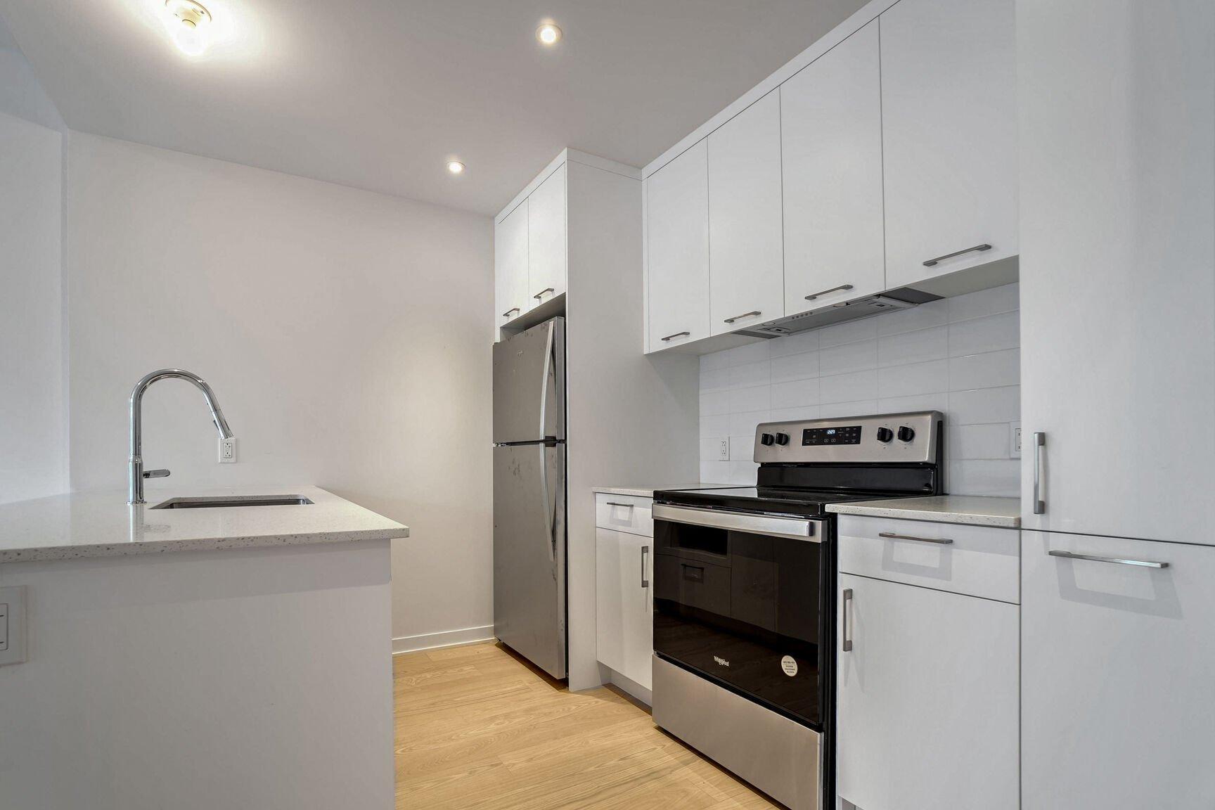 









1485


Rue des Bassins

, 824,
Montréal (Le Sud-Ouest),




QC
H3C1B7

