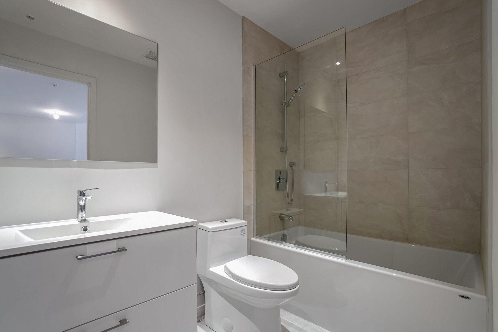 









1485


Rue des Bassins

, 824,
Montréal (Le Sud-Ouest),




QC
H3C1B7

