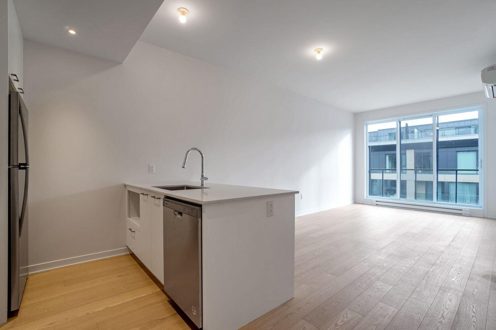 









1485


Rue des Bassins

, 833,
Montréal (Le Sud-Ouest),




QC
H3C1B7

