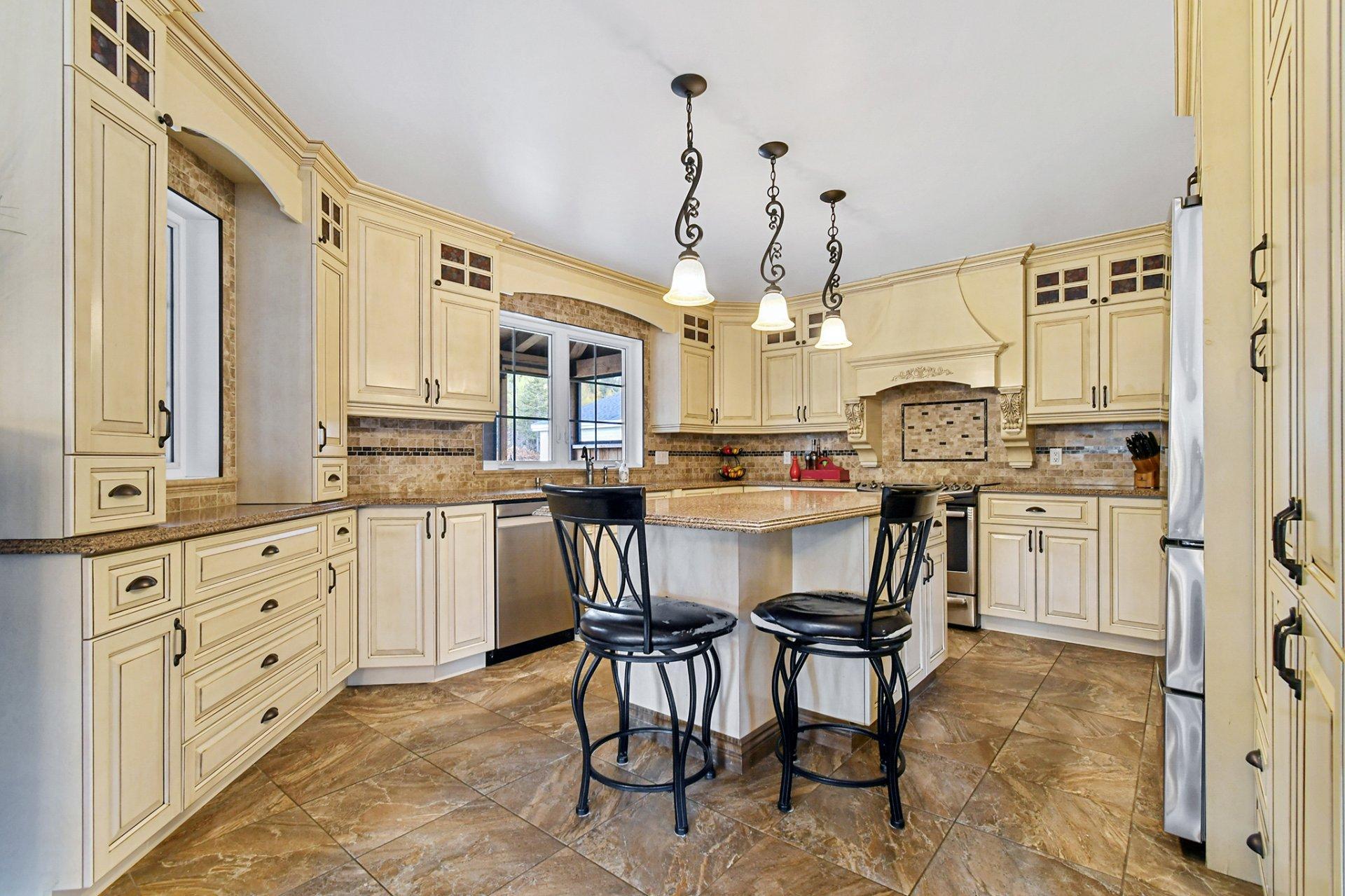 









1190


Route 349

,
Saint-Alexis-des-Monts,




QC
J0K1V0

