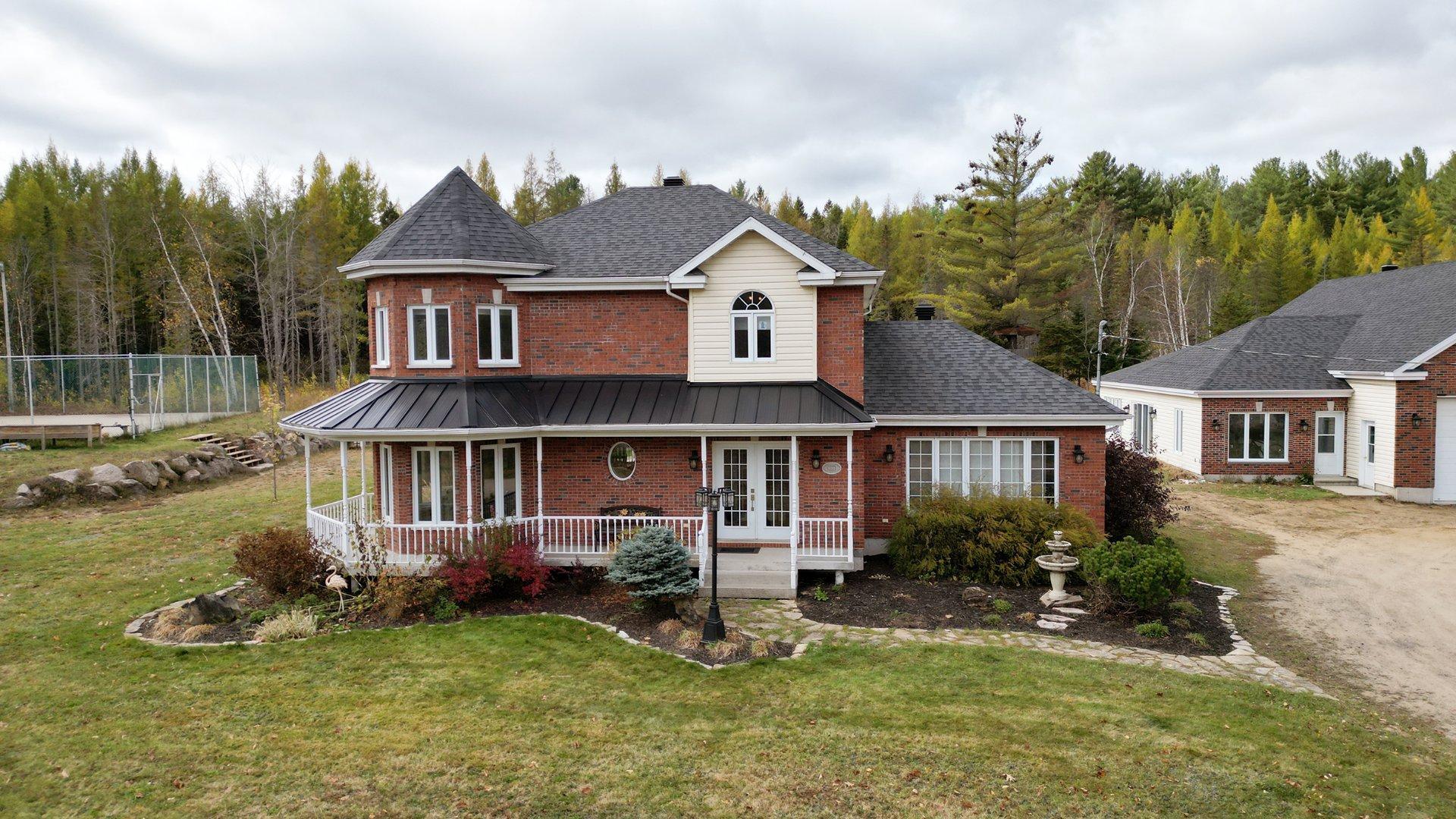 









1190


Route 349

,
Saint-Alexis-des-Monts,




QC
J0K1V0

