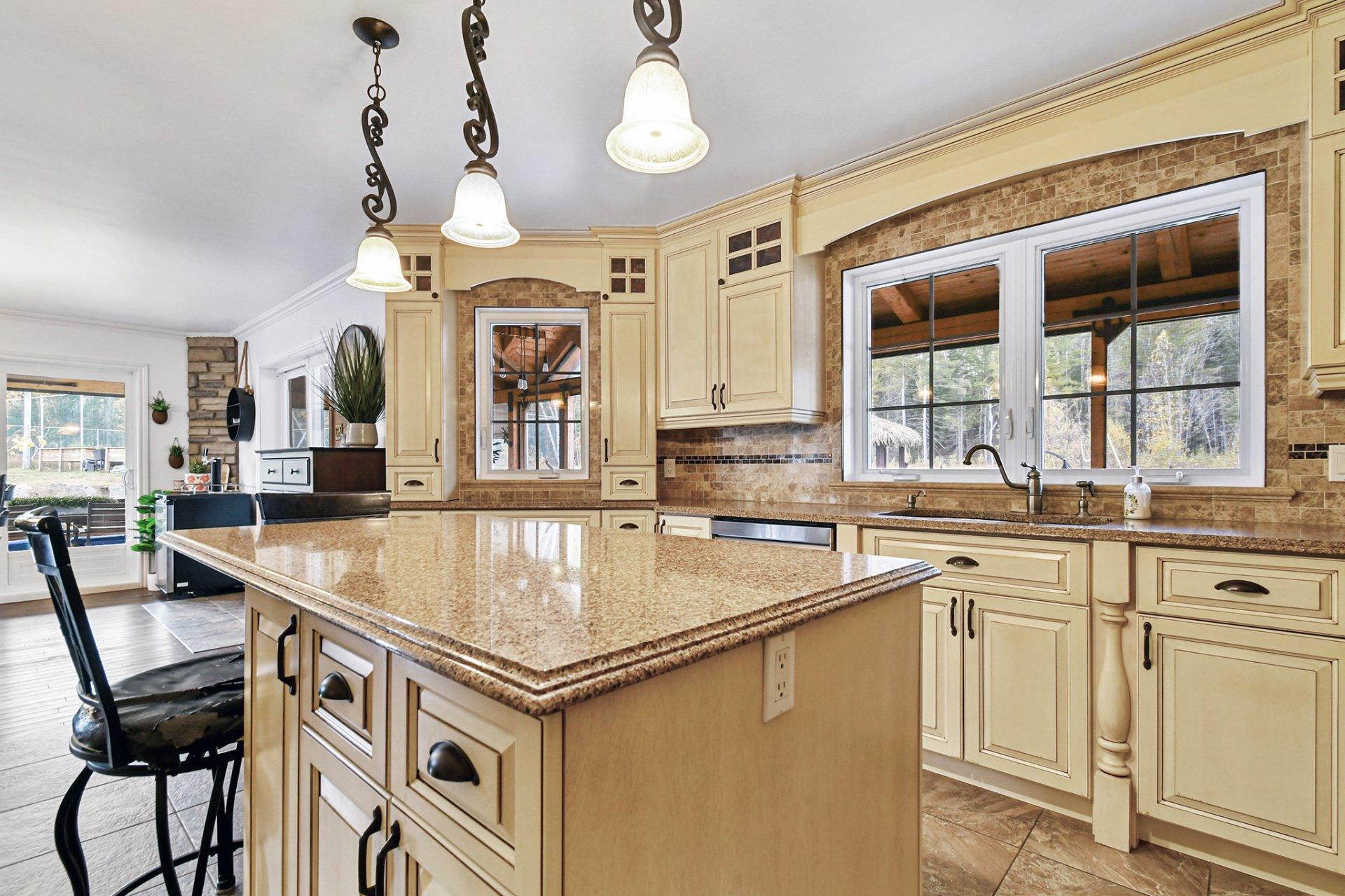 









1190


Route 349

,
Saint-Alexis-des-Monts,




QC
J0K1V0

