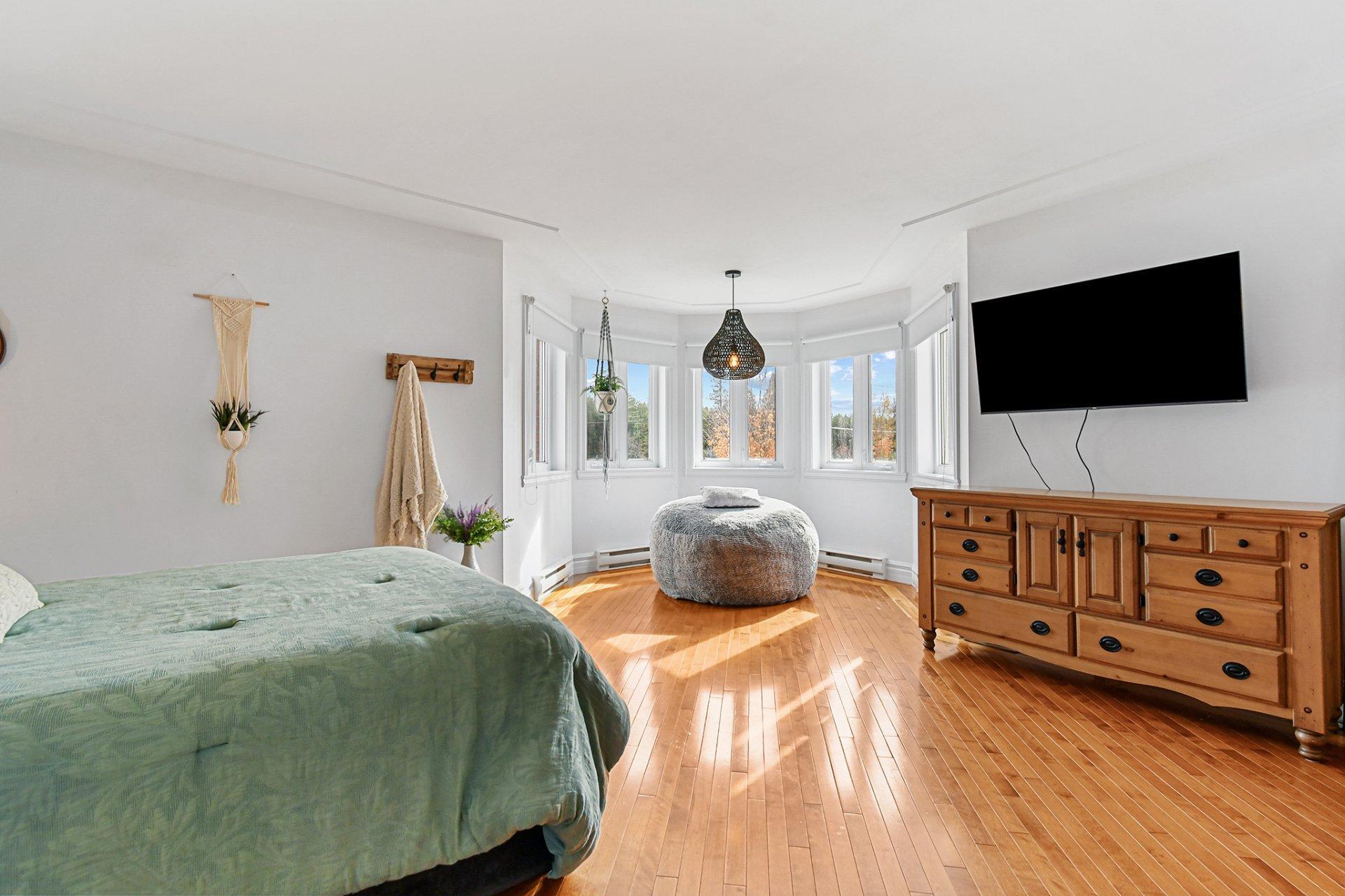 









1190


Route 349

,
Saint-Alexis-des-Monts,




QC
J0K1V0

