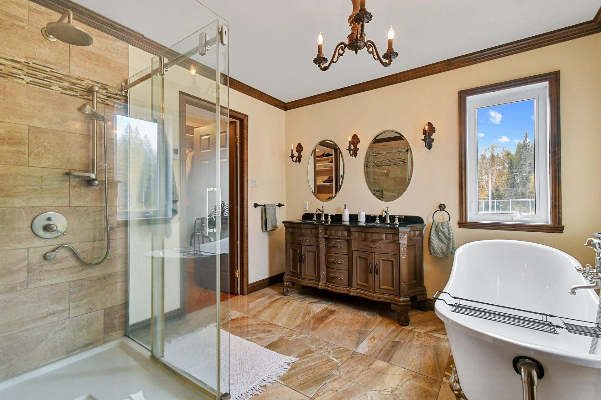 









1190


Route 349

,
Saint-Alexis-des-Monts,




QC
J0K1V0

