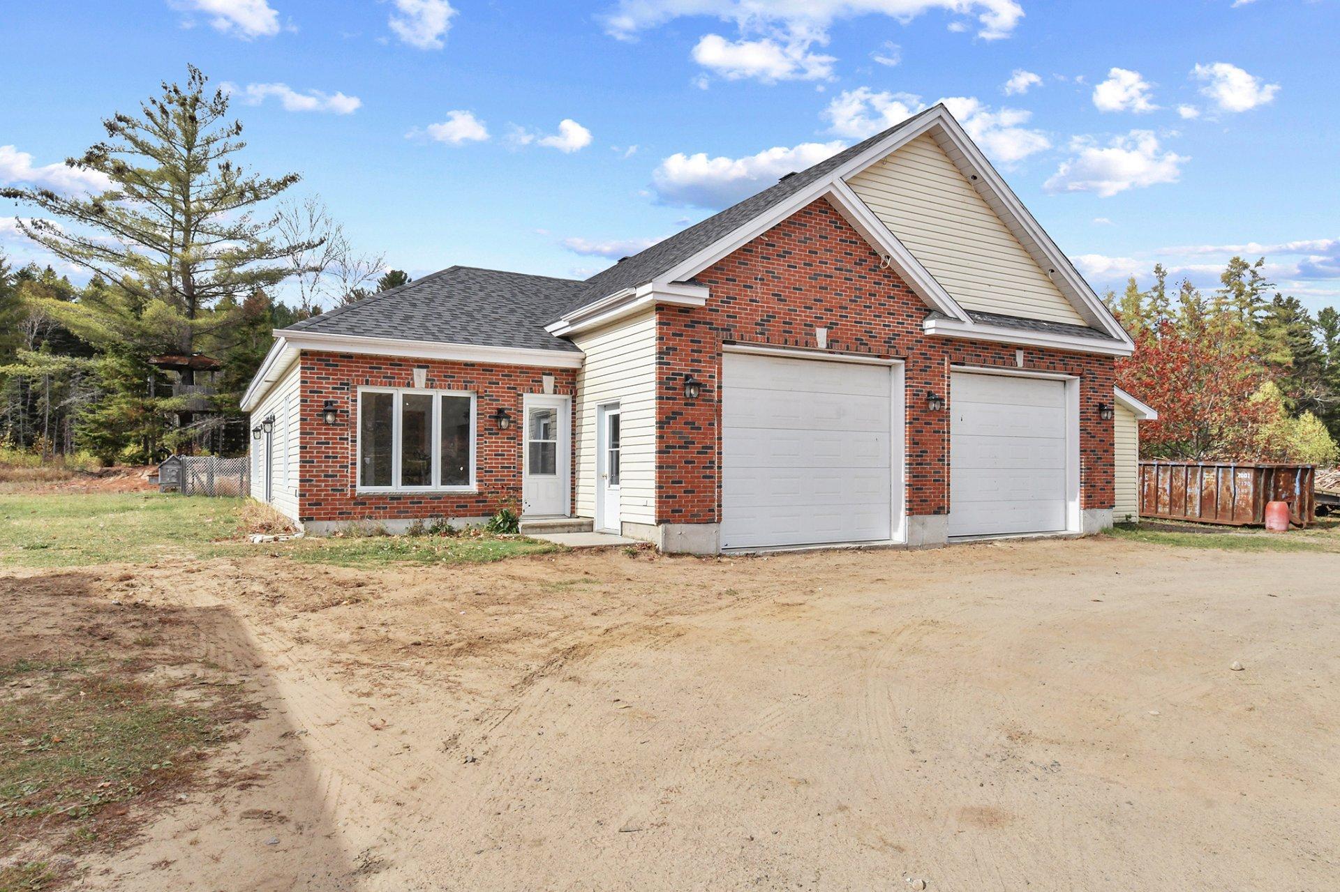 









1190


Route 349

,
Saint-Alexis-des-Monts,




QC
J0K1V0

