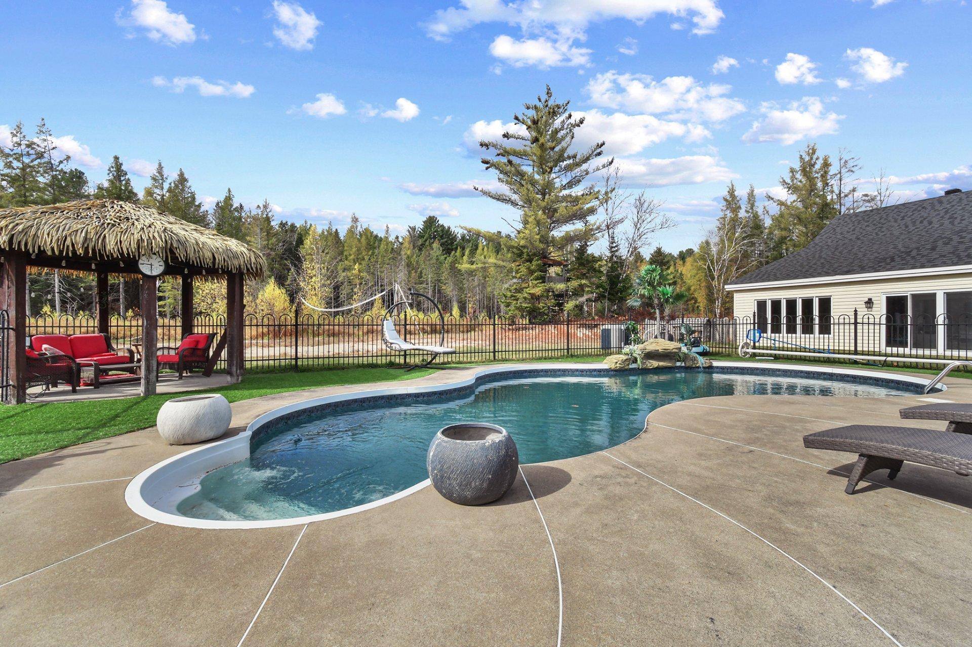 









1190


Route 349

,
Saint-Alexis-des-Monts,




QC
J0K1V0

